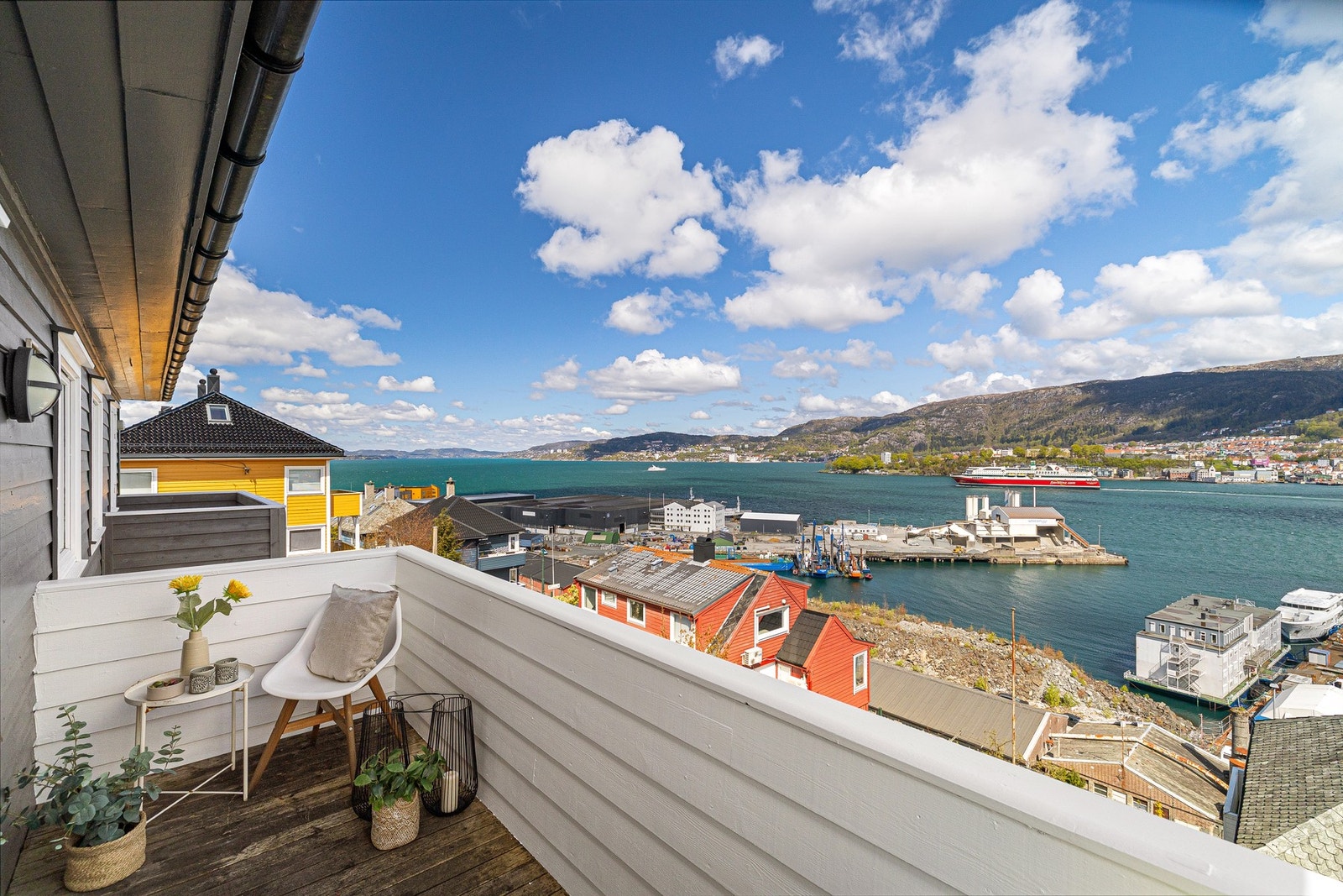 Et hyggelig sted for morgenkaffen eller vakre sommerkvelder. Galleribilde