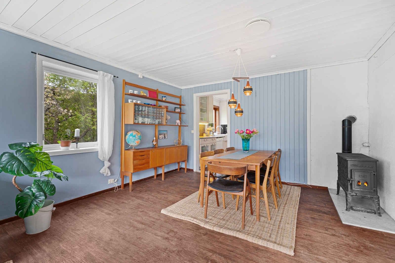 Her har du plass til langbord og alle ønskelige middagsgjester!? Galleribilde