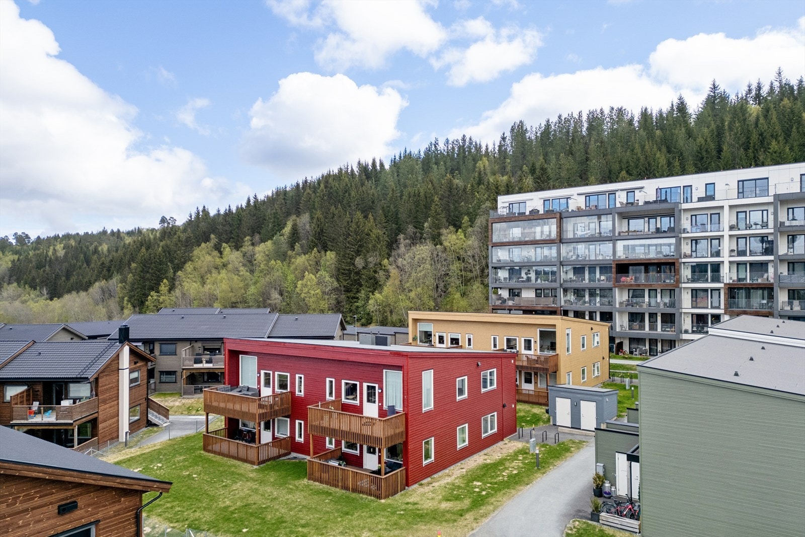 Leiligheten ligger i et rolig og barnevennlig nabolag. Galleribilde