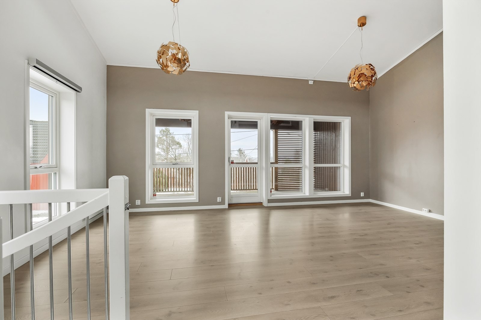 Fra stuen er det utgang til en romslig balkong på 14 m². Galleribilde