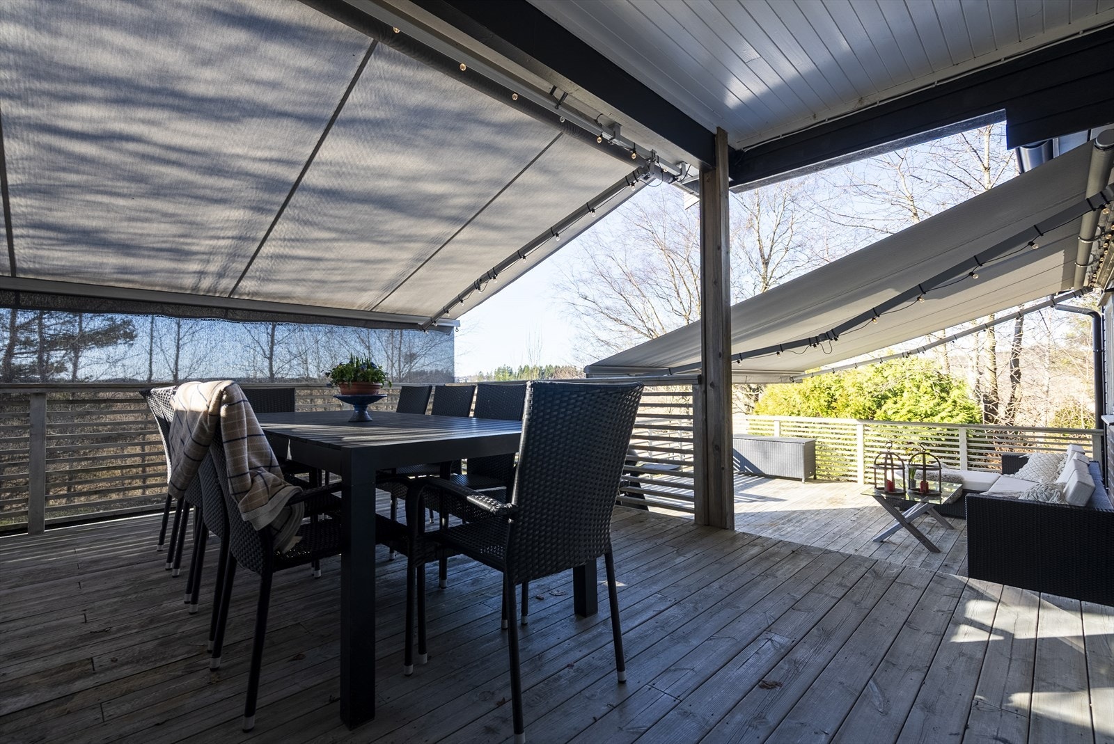 Beliggenheten gir fine solforhold, og gir perfekte rammer for lange sommerdager og stemningsfulle kvelder. Galleribilde