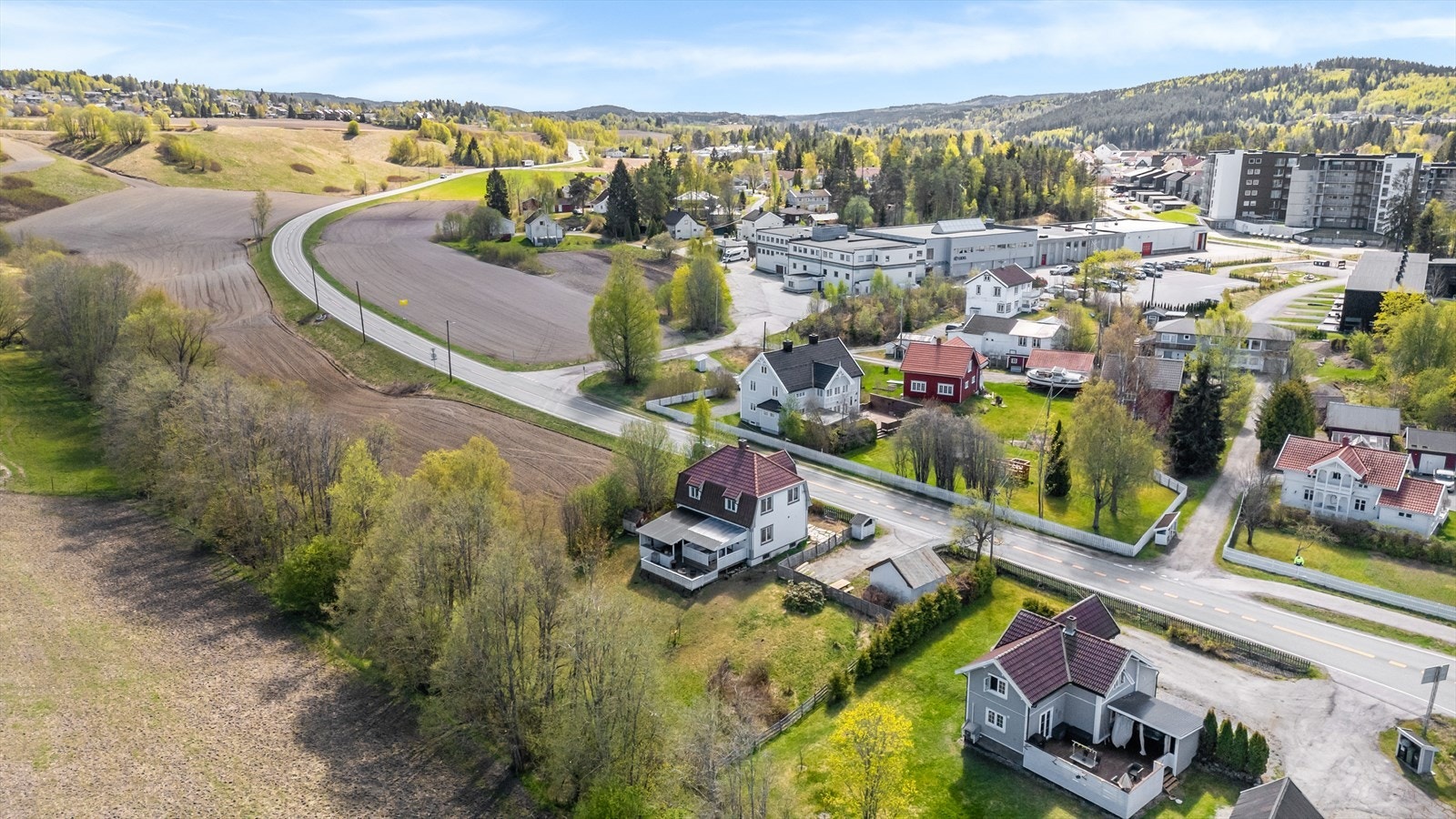 Flott beliggenhet sentralt i Eidsvoll med tilgang på alle servicetilbud. Galleribilde