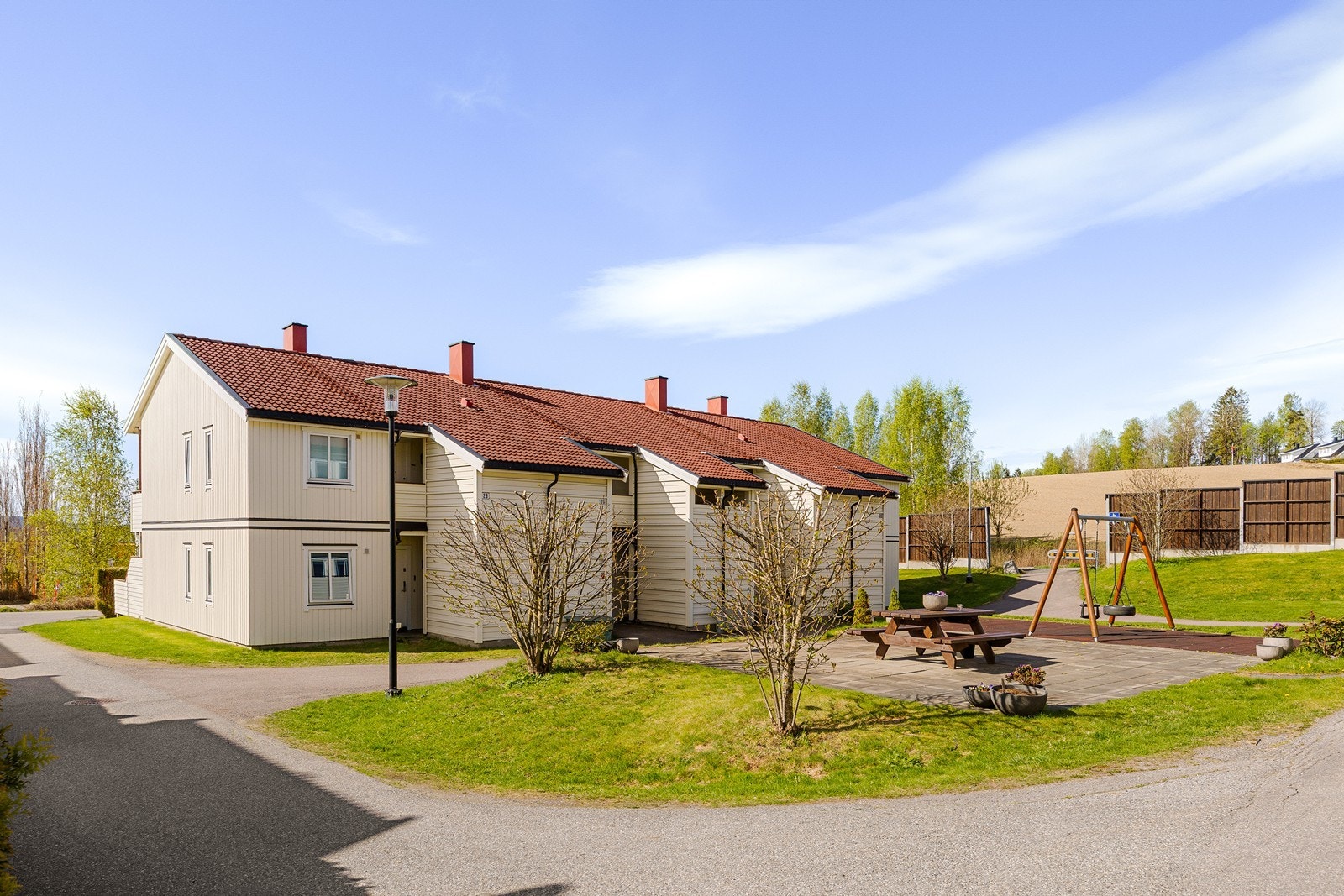 Borettslaget har flere hyggelige fellesarealet som passer både til lek og avslapping. Galleribilde