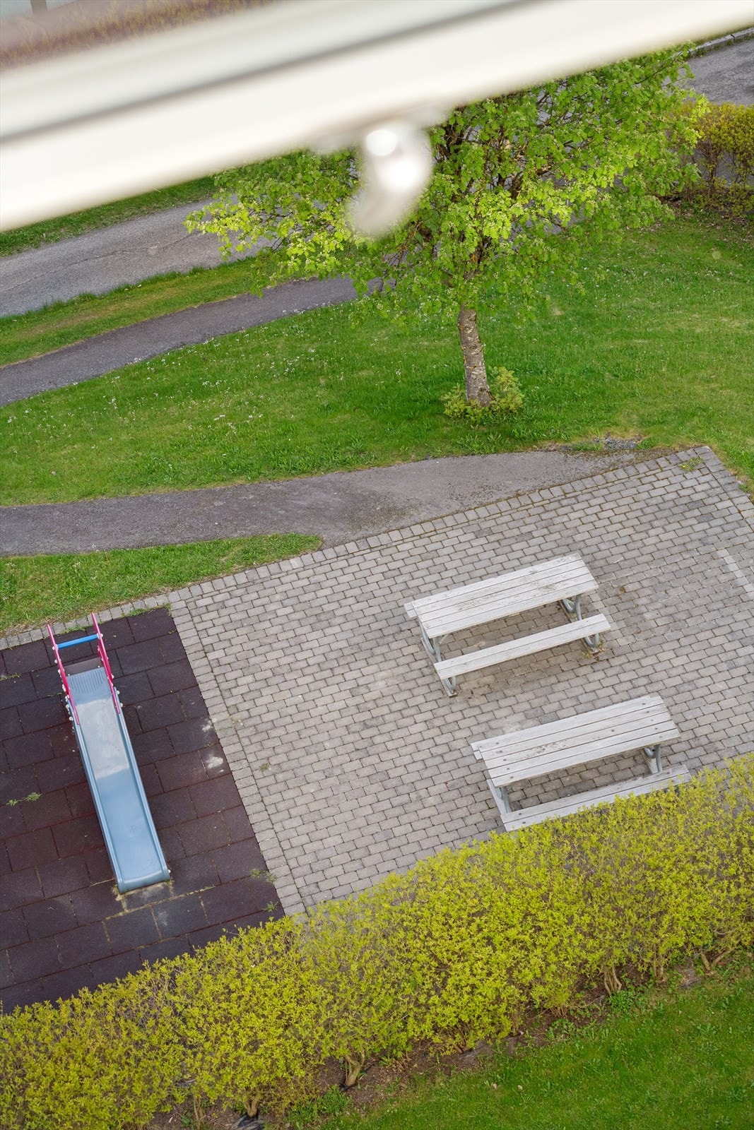 Sameiet har flere lekeplasser og uteområder for beboerne. Galleribilde