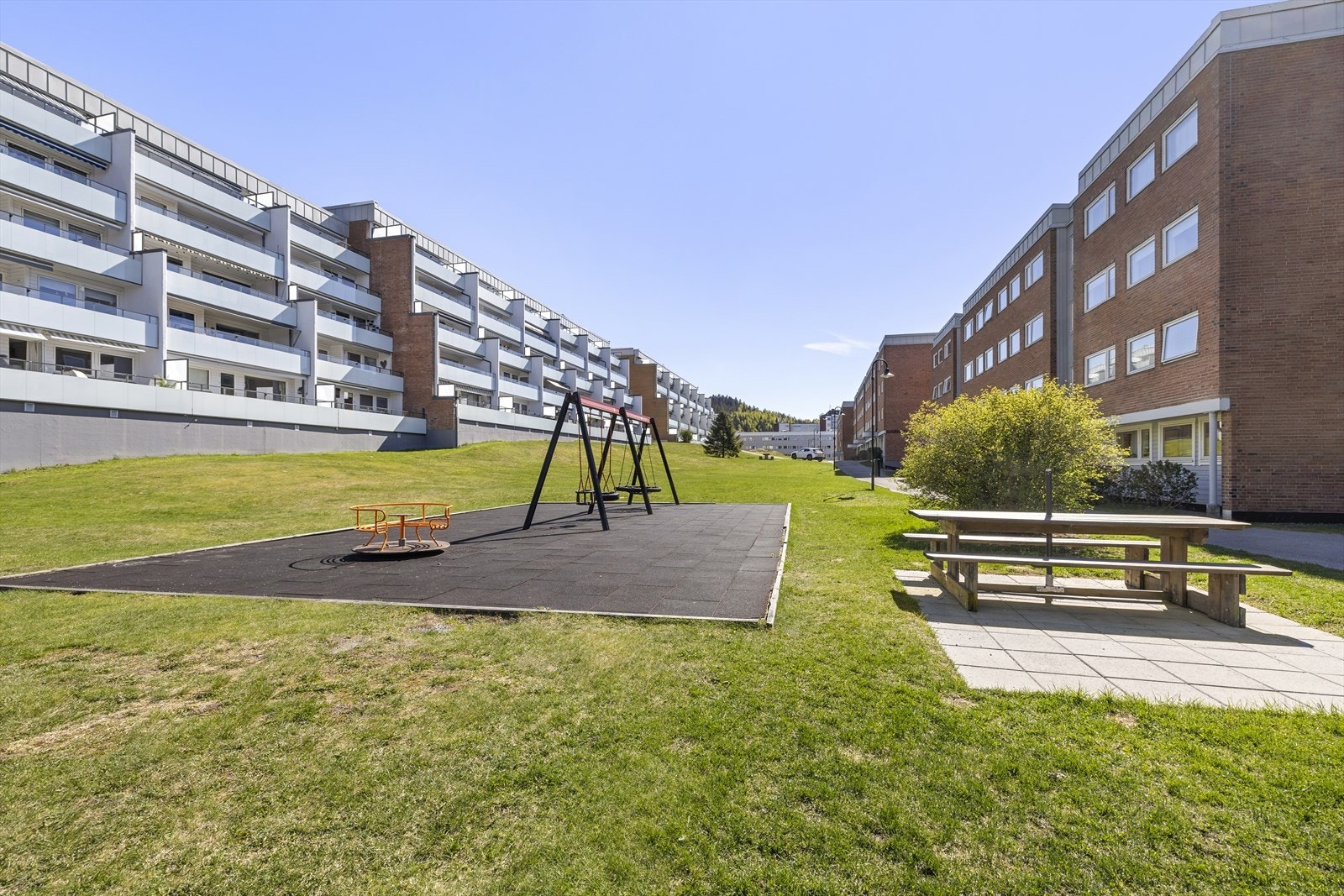 Blystadlia er et etablert nabolag med gangavstand til skoler, barnehager og dagligvare. Galleribilde