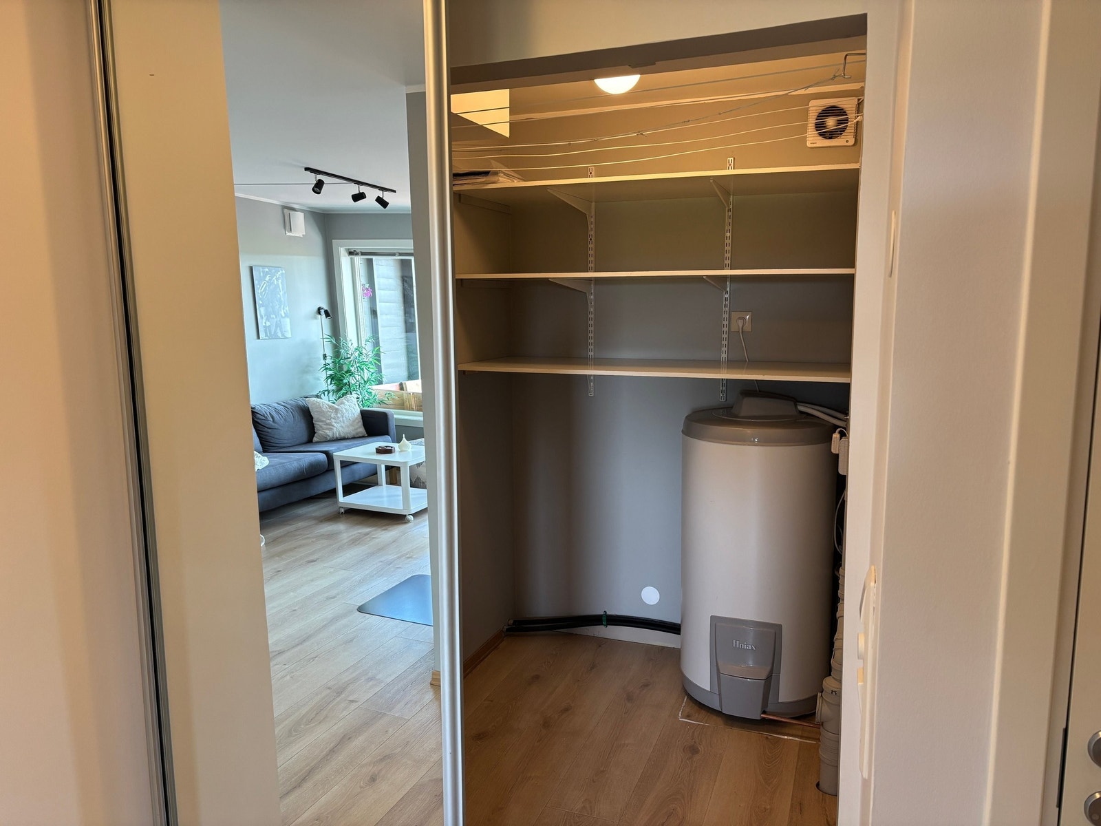 Innendørs bod Galleribilde