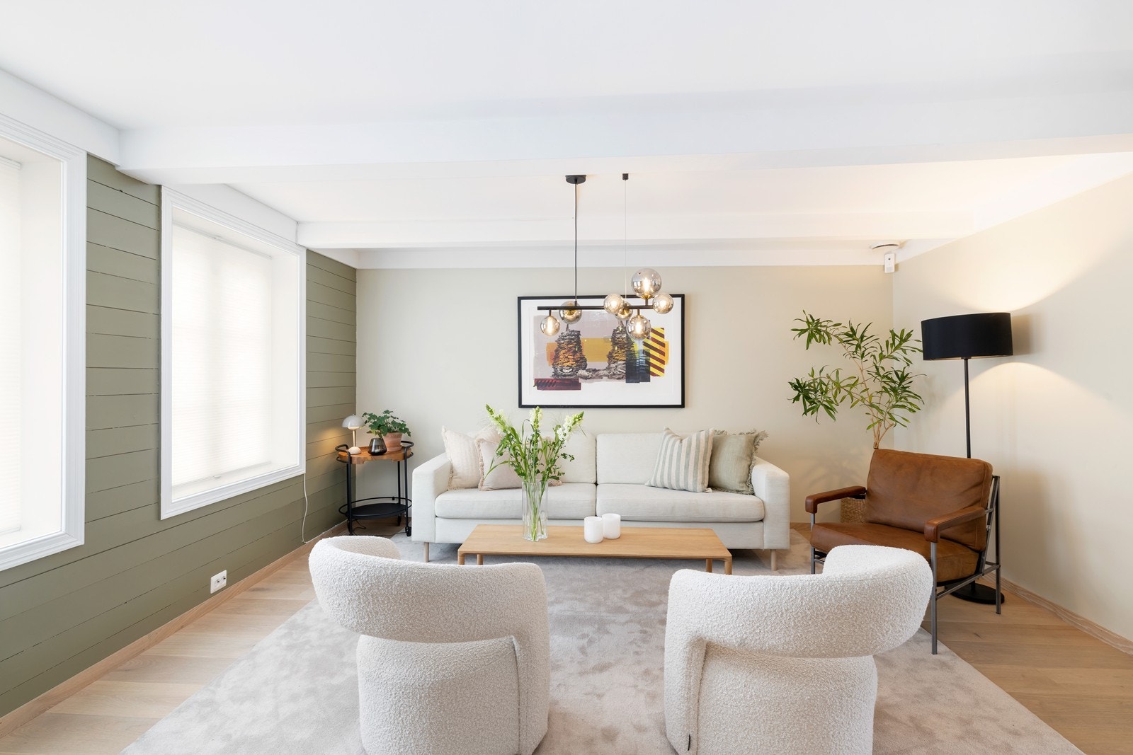 Stue med plass til sofagruppe Galleribilde