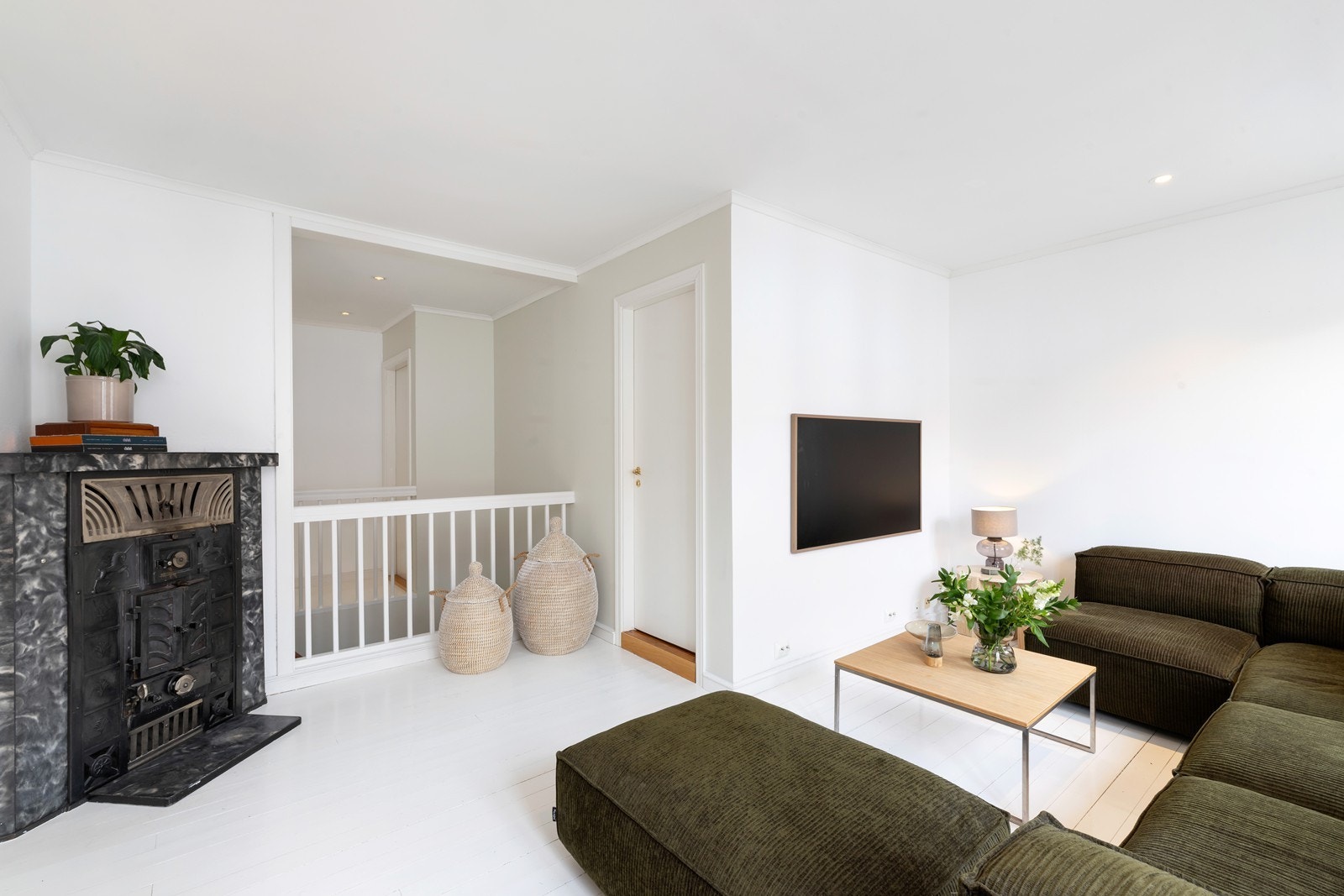 Tv-stue i 2.etg. med plass til sofagruppe Galleribilde