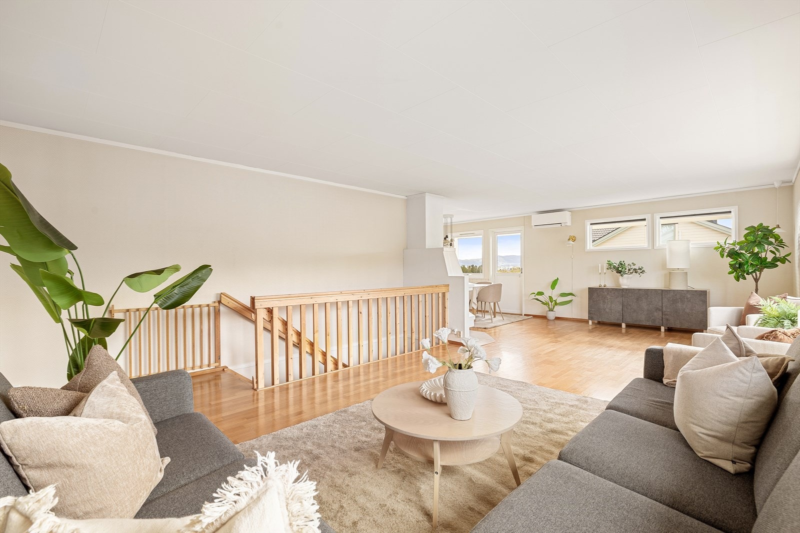 Lyse fargevalg gir en tidløs og fleksibel base som gjør det enkelt å innrede og sette sitt eget preg. Galleribilde