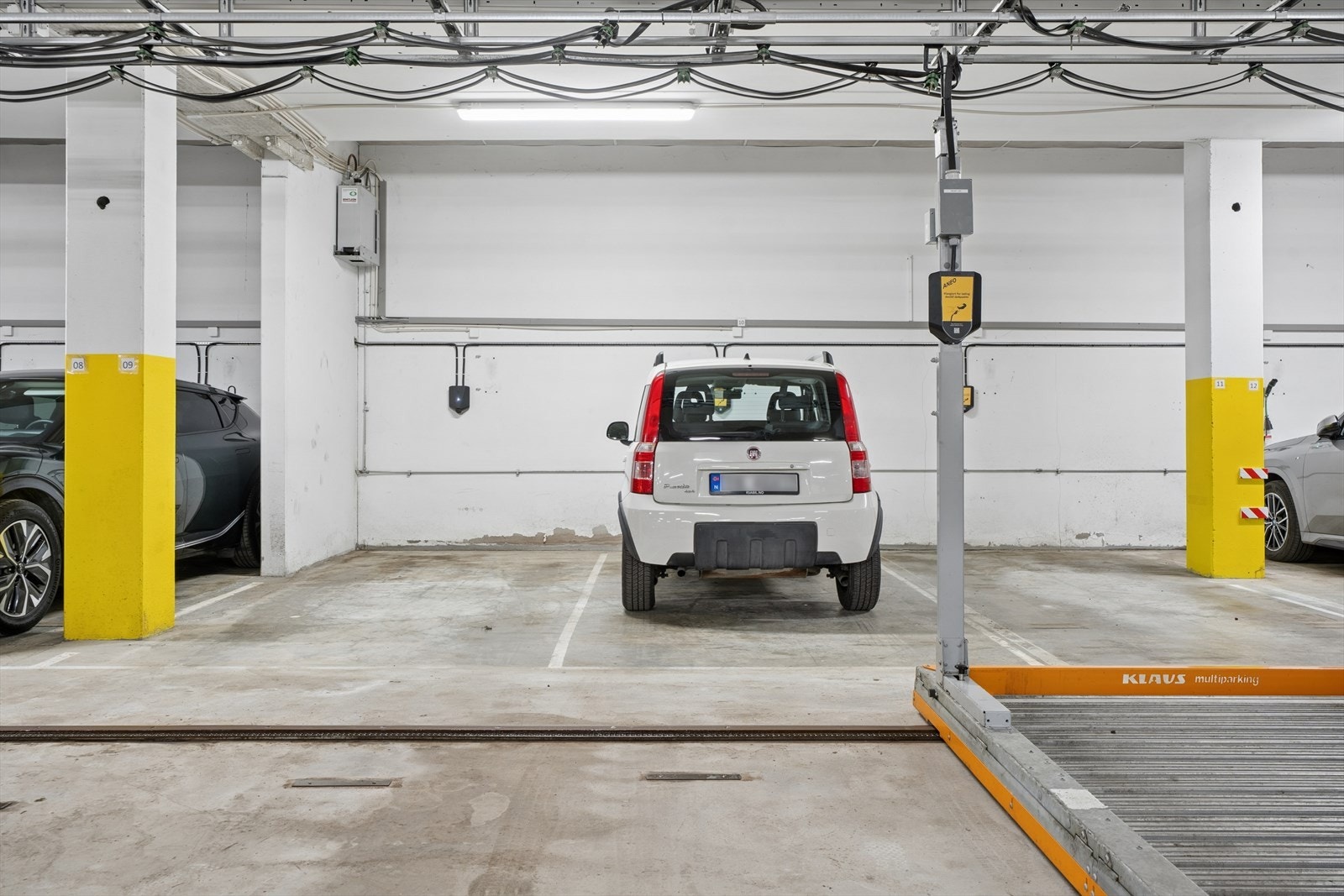 Det medfølger en fast biloppstillingsplass med el-billader(leie avtale) i felles garasjeanlegg, med heis direkte opp til leilighetsplan. Galleribilde