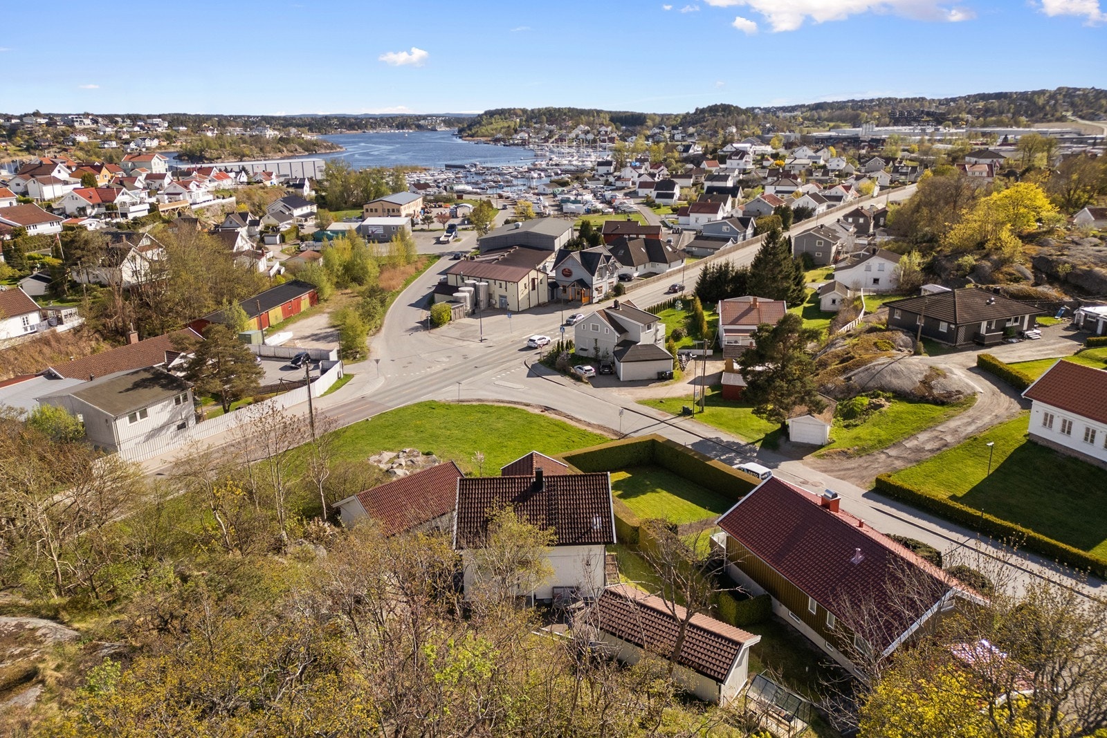 Råde Christensen Bakeri og Konditori finner du like over gaten Galleribilde