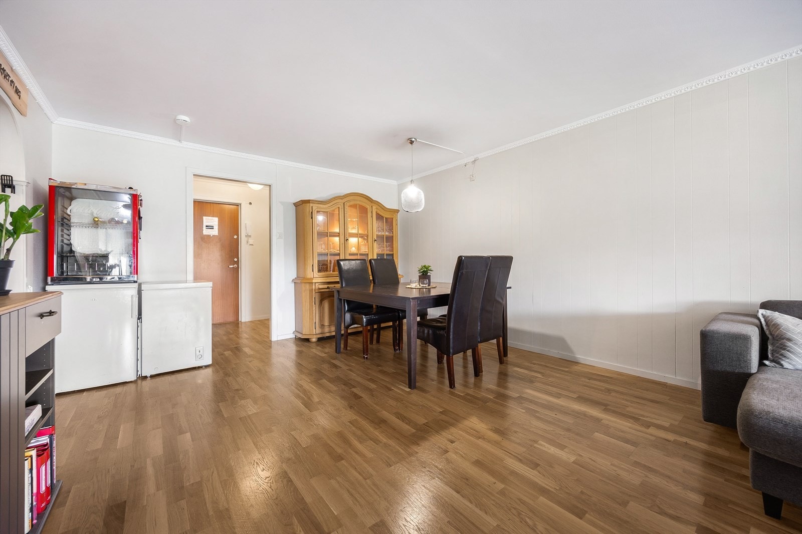 God plass til spisebord for hyggelige sammenkomster. Galleribilde