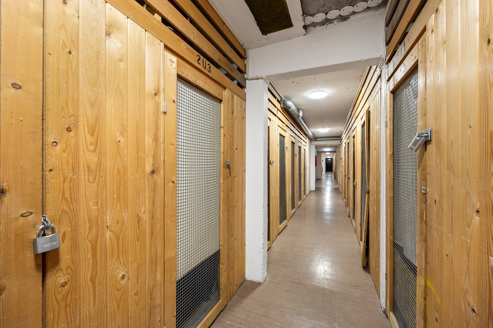 Leiligheten disponerer en ekstern bod på 3 m² i 1. etasje for ekstra lagring. Galleribilde