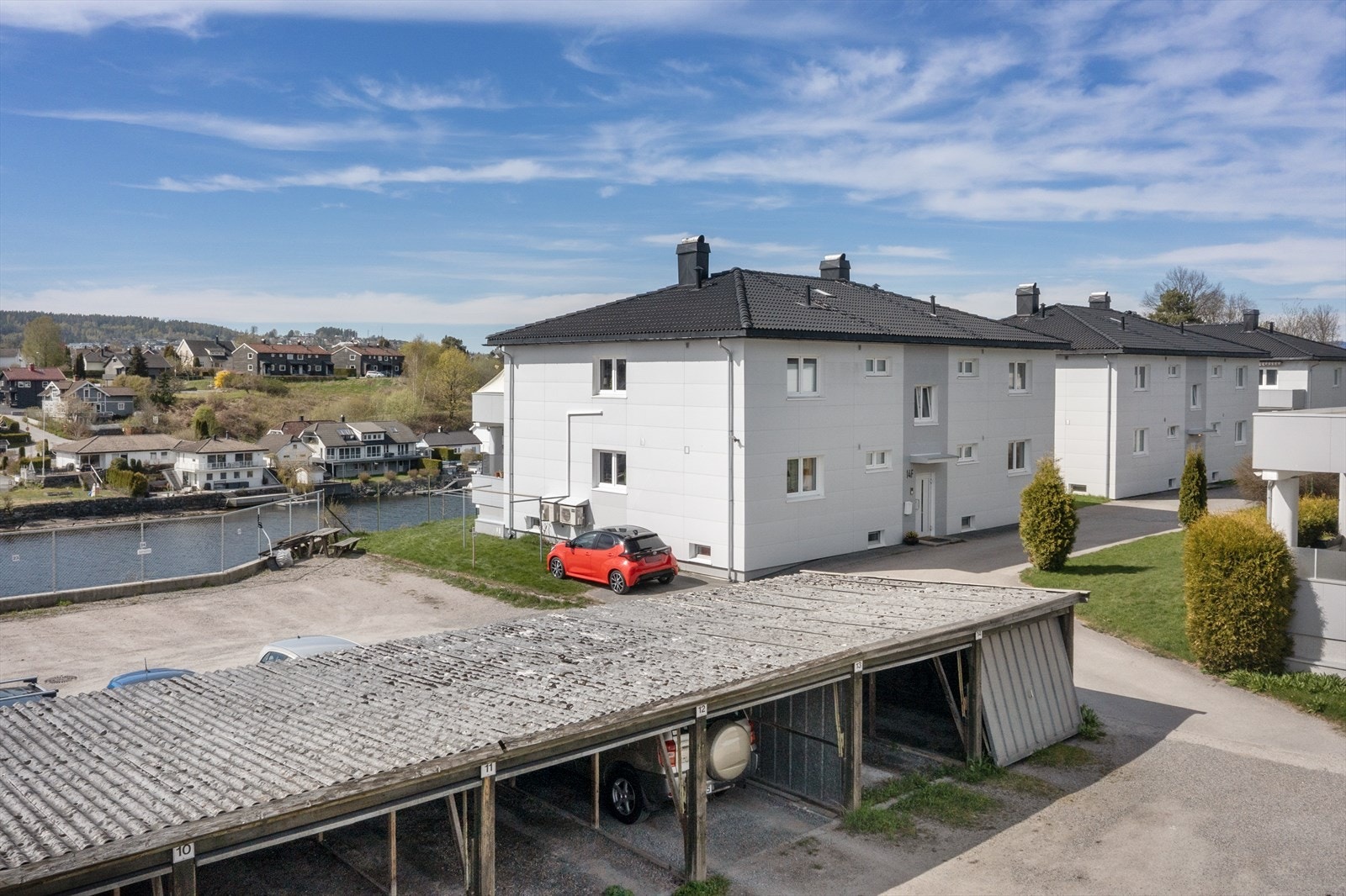 Eiendommen har en sentral beliggenhet på Bøle. Galleribilde