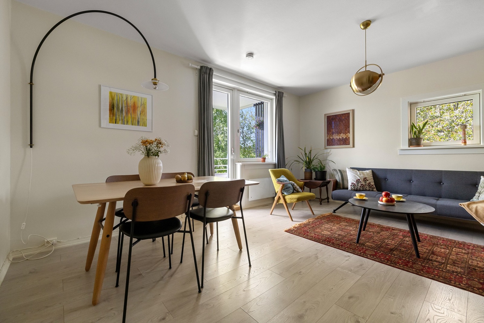 Leiligheten ligger høyt og usjenert til i 3. etasje. Galleribilde