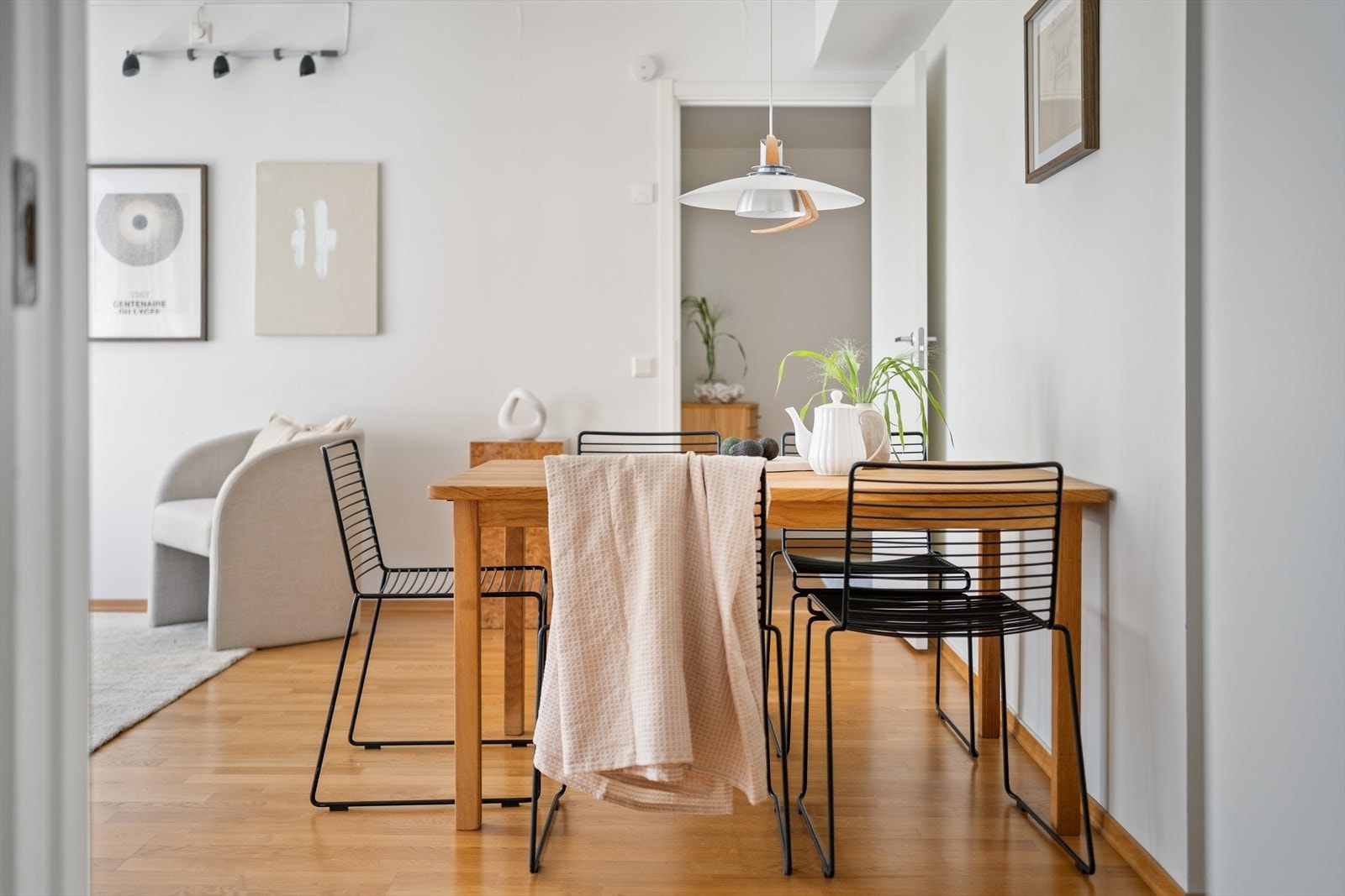 Perfekt sted å invitere venner og familie til et hyggelig måltid. Galleribilde