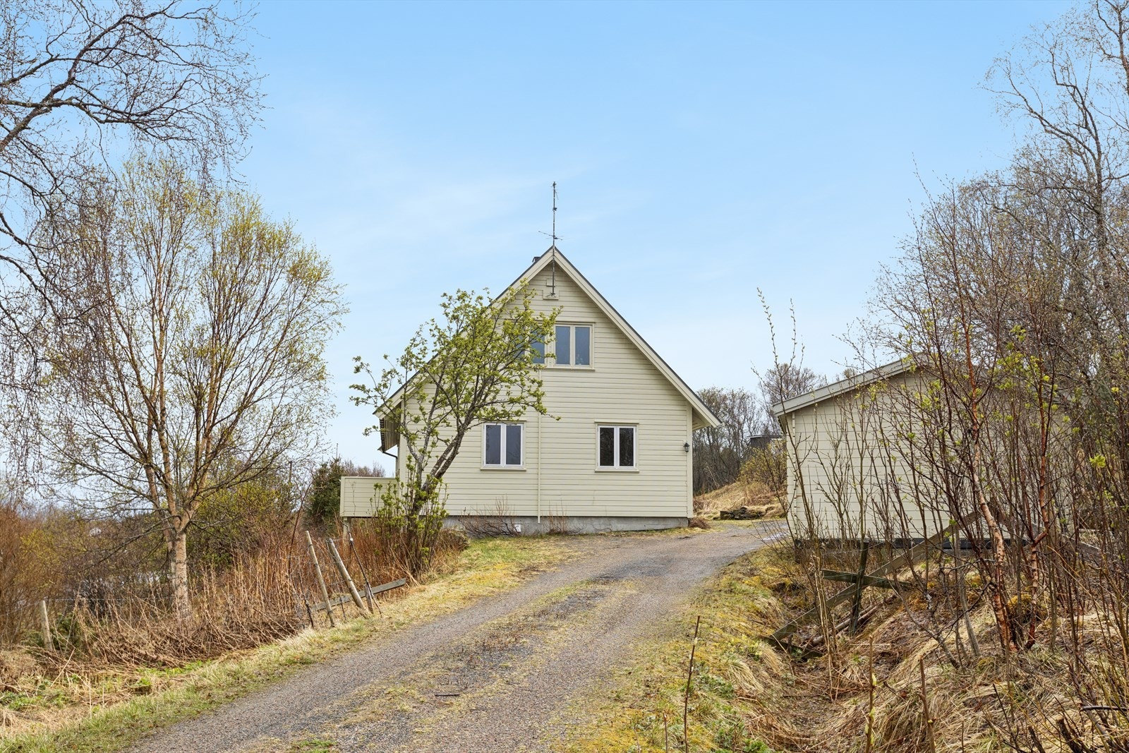Enebolig med landlig beliggenhet og flott natur rundt. Galleribilde