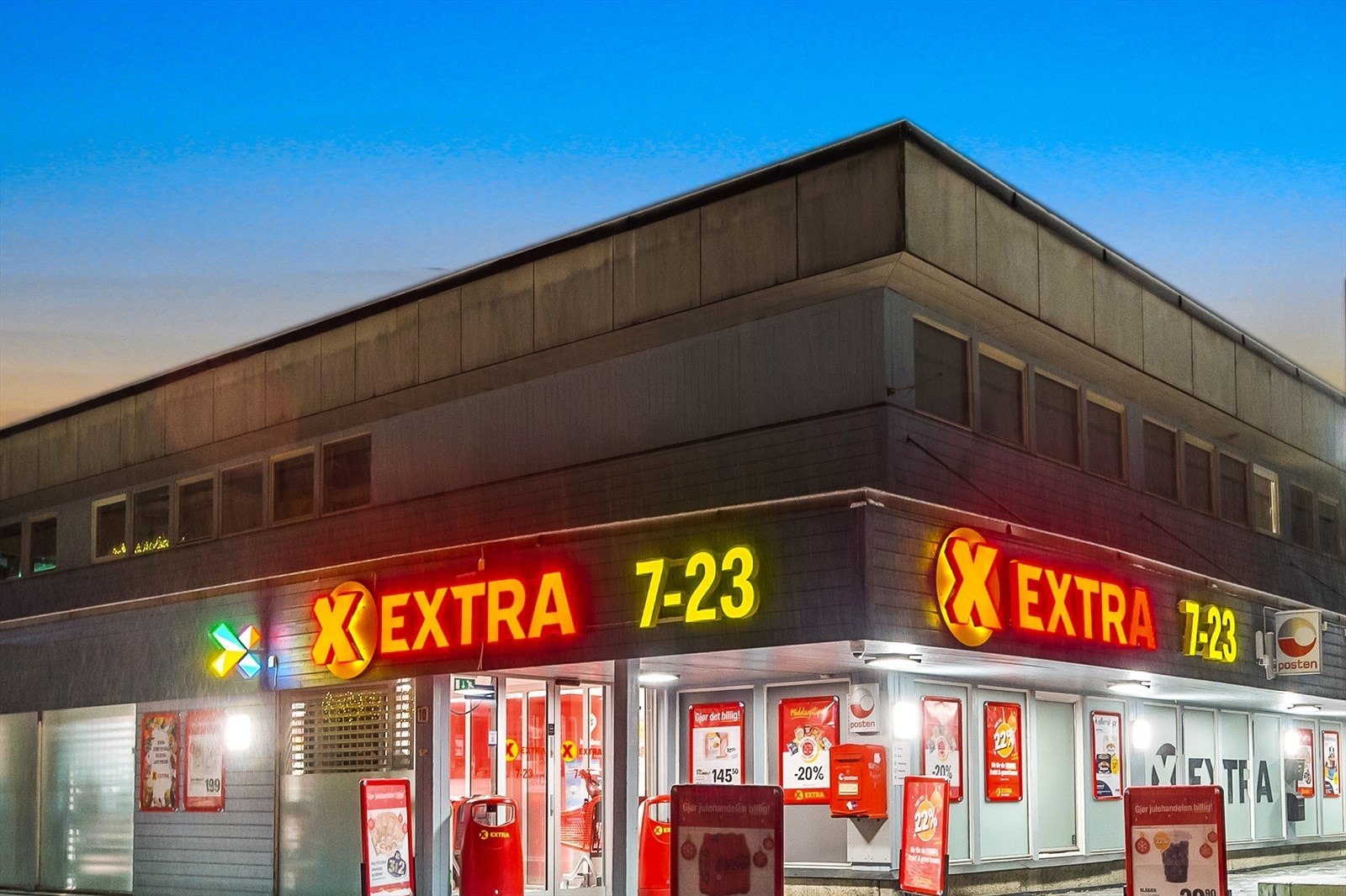 Dagligvarehandelen gjøres enkelt på Coop Extra, som er nærmeste butikk. Her er det også Post-i-Butikk. Galleribilde