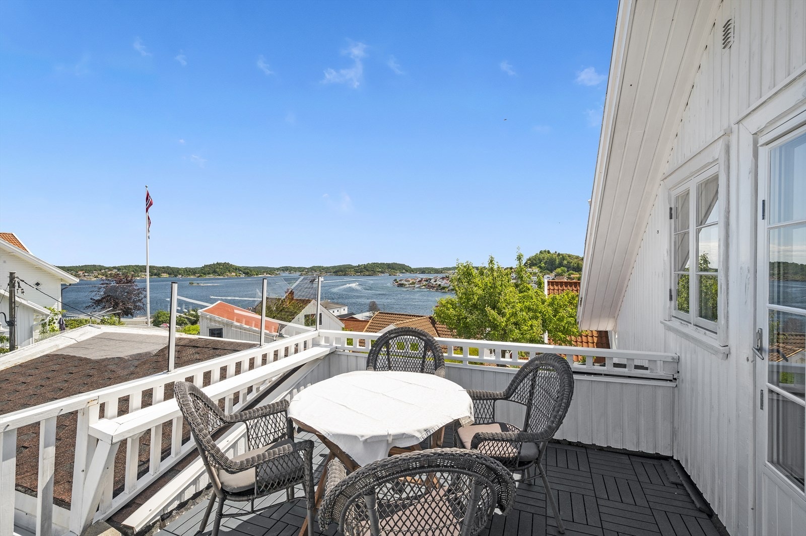 Fra takterrassen er det fantastisk sjøutsikt. Galleribilde