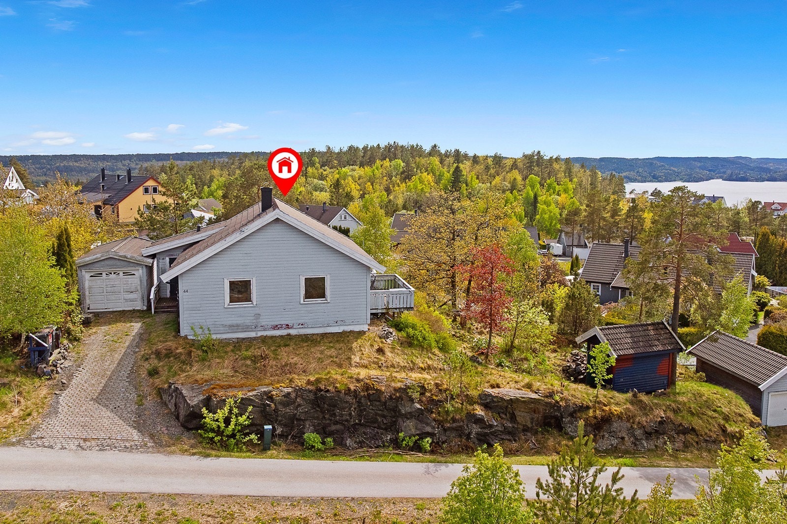 Boligen ligger i rolig og familievennlig område. Galleribilde
