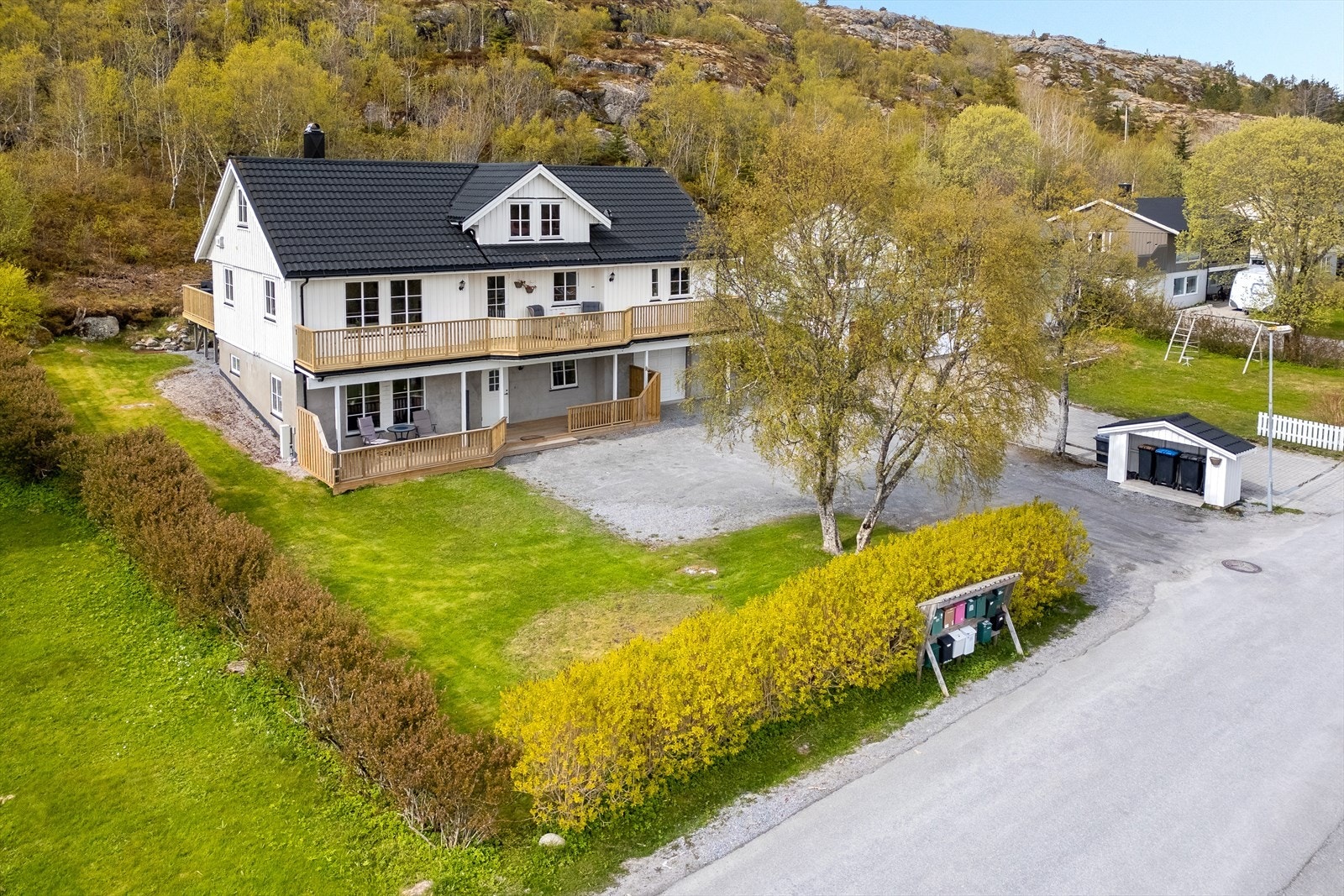 Aktiv Eiendomsmegling ved Anniken har gleden av å presentere Stubbveien 7. Foto Jimmy Seo Galleribilde