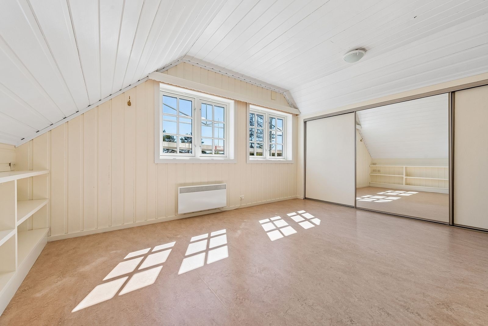 Hovedsoverom med garderobe. Galleribilde