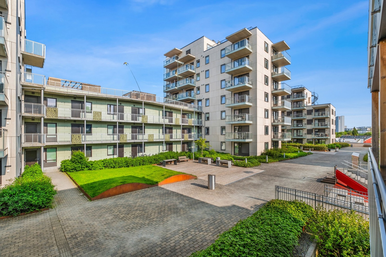 Flott og rolig bakgård Galleribilde