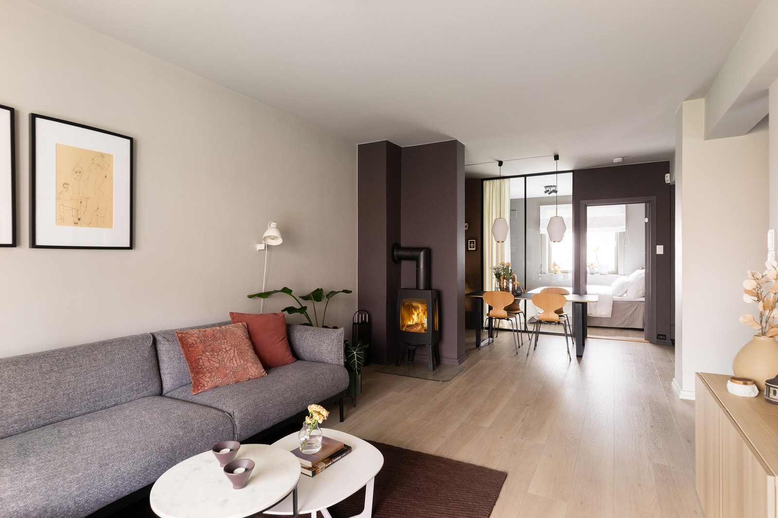 Her er det god plass til stor sofa og annet ønskelig møblement. Galleribilde