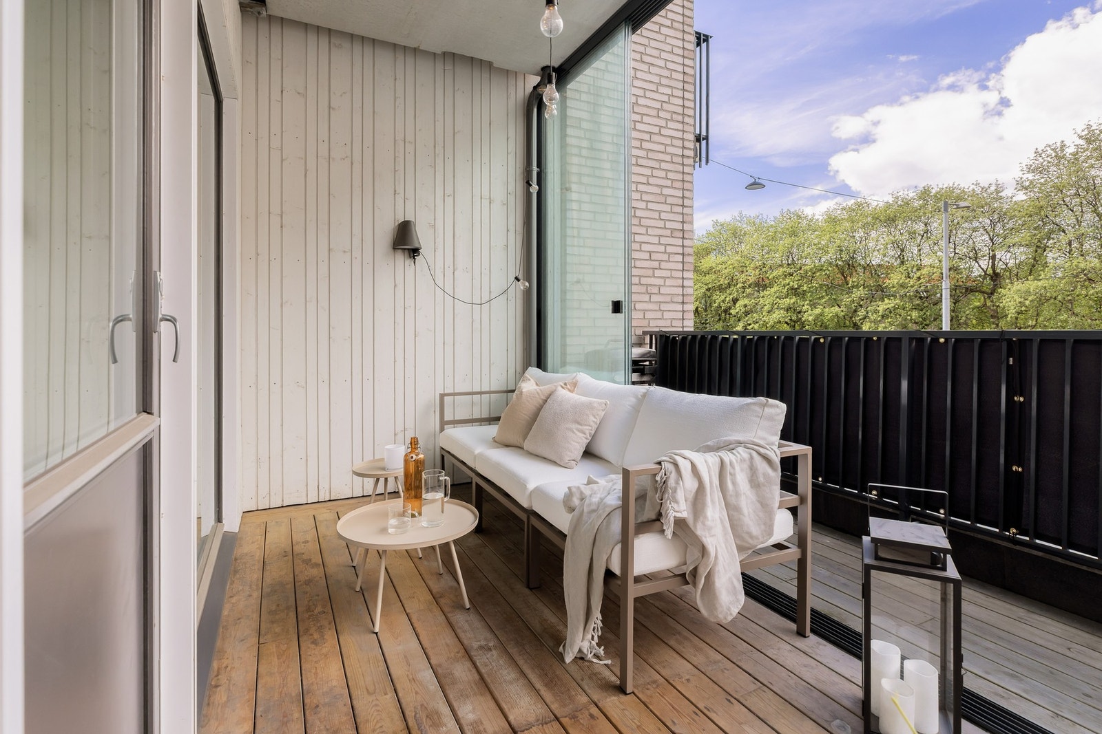 En perfekt uteplass på varme sommerdager. Galleribilde