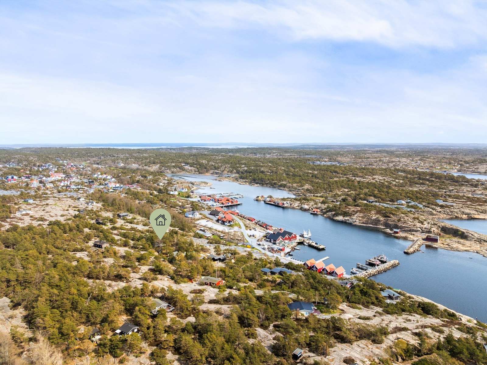 Utgårdskilen er i dag en levende fiskerihavn. Her kan det også være mulig å leie båtplass som tildeles etter søknad og ventelister. Galleribilde