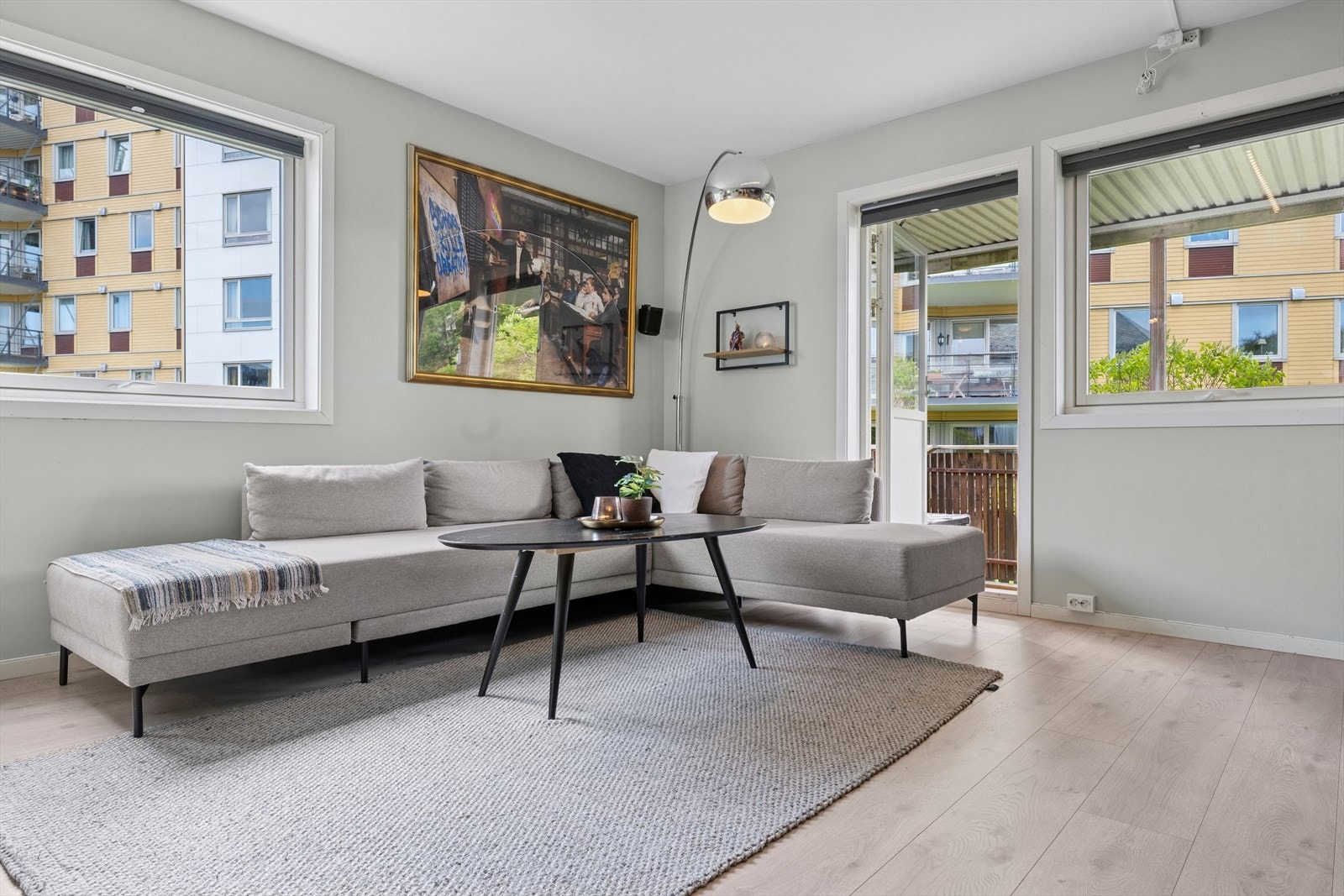 Sentrumsnær leilighet i Bodø, i første etasje, i boligbygg fra 1954. Galleribilde