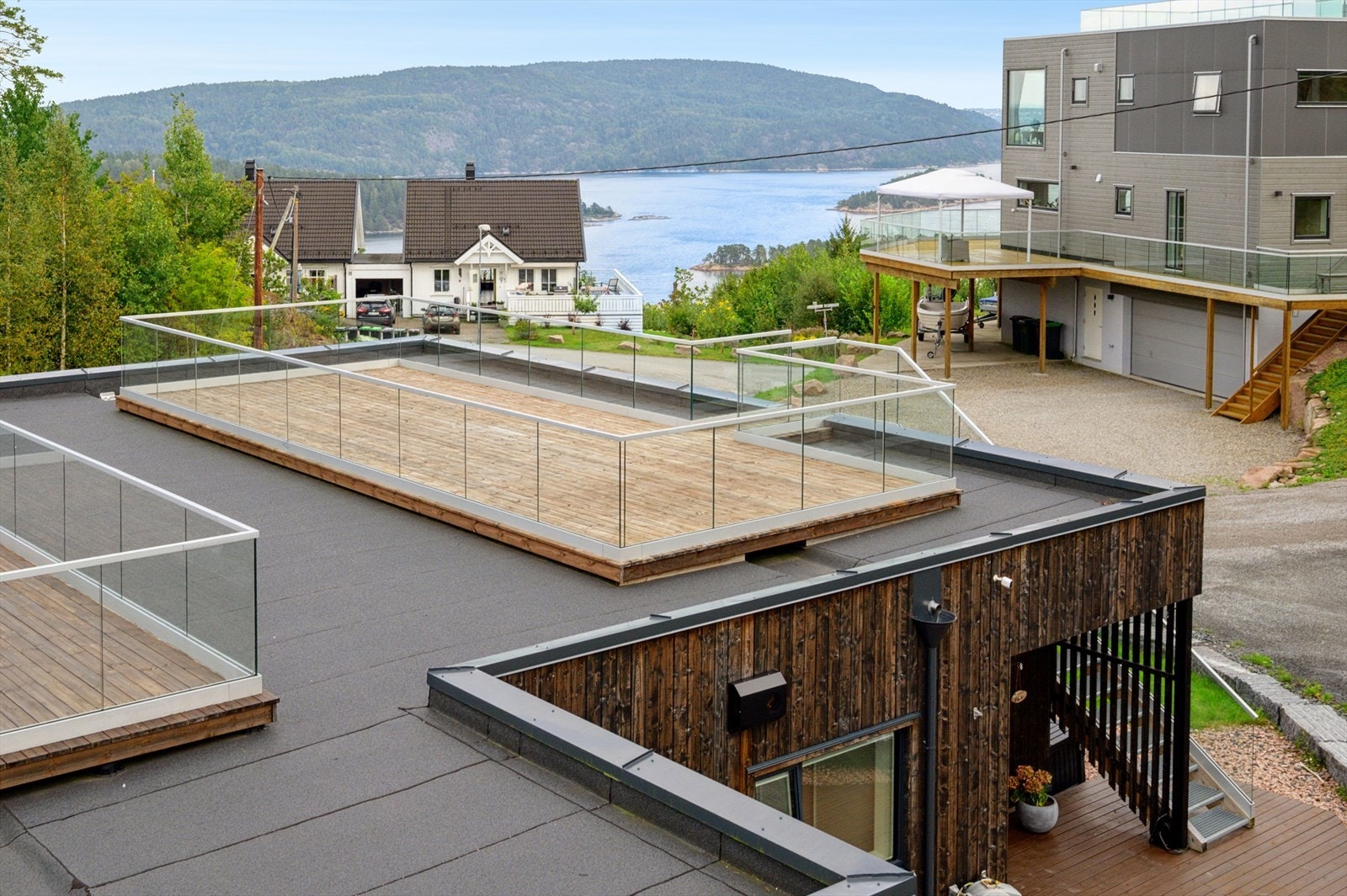Takterrasse på 38 kvm med adkomst fra utvendig trapp. Galleribilde