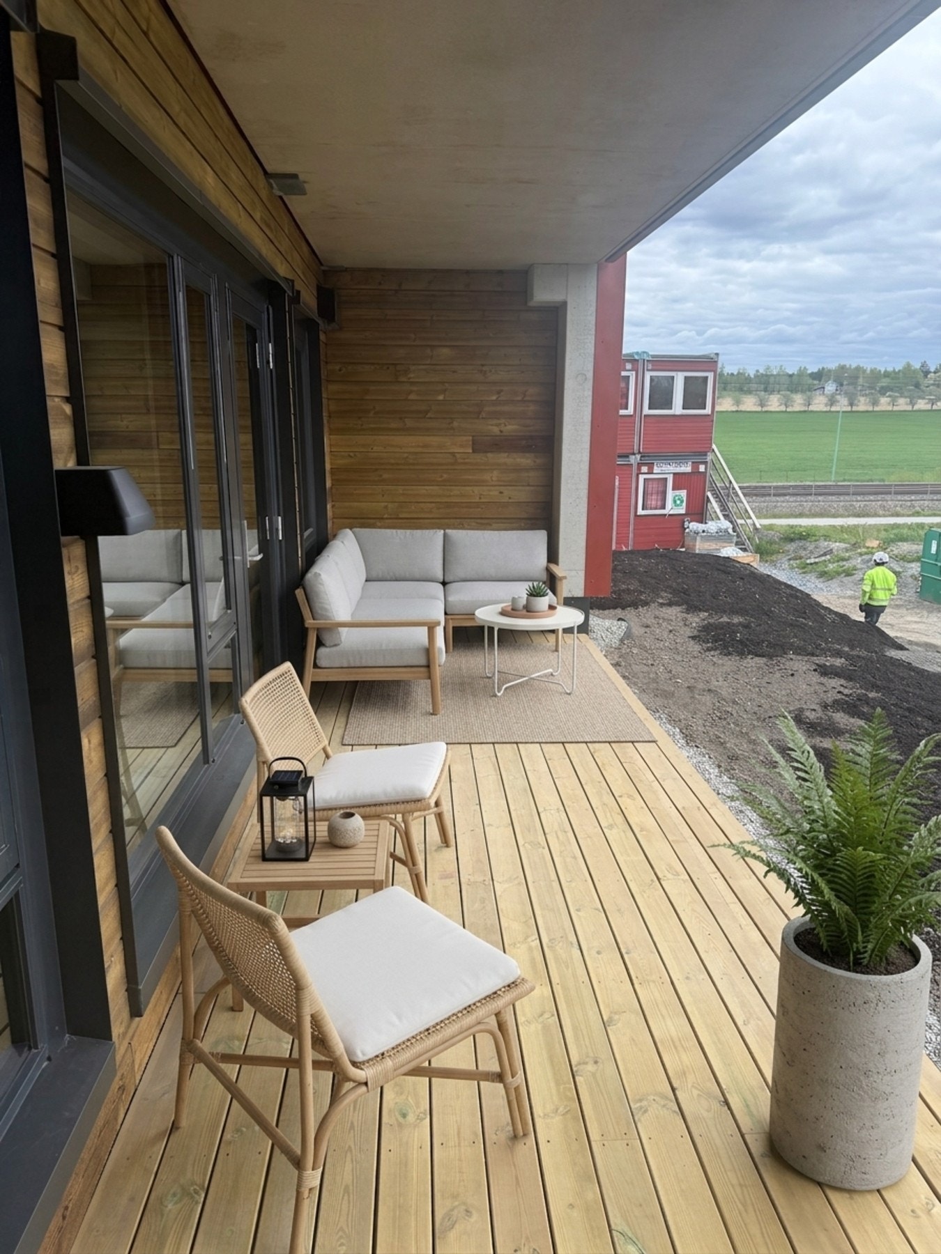 Solrik sydvendt terrasse på 13 kvm. Galleribilde