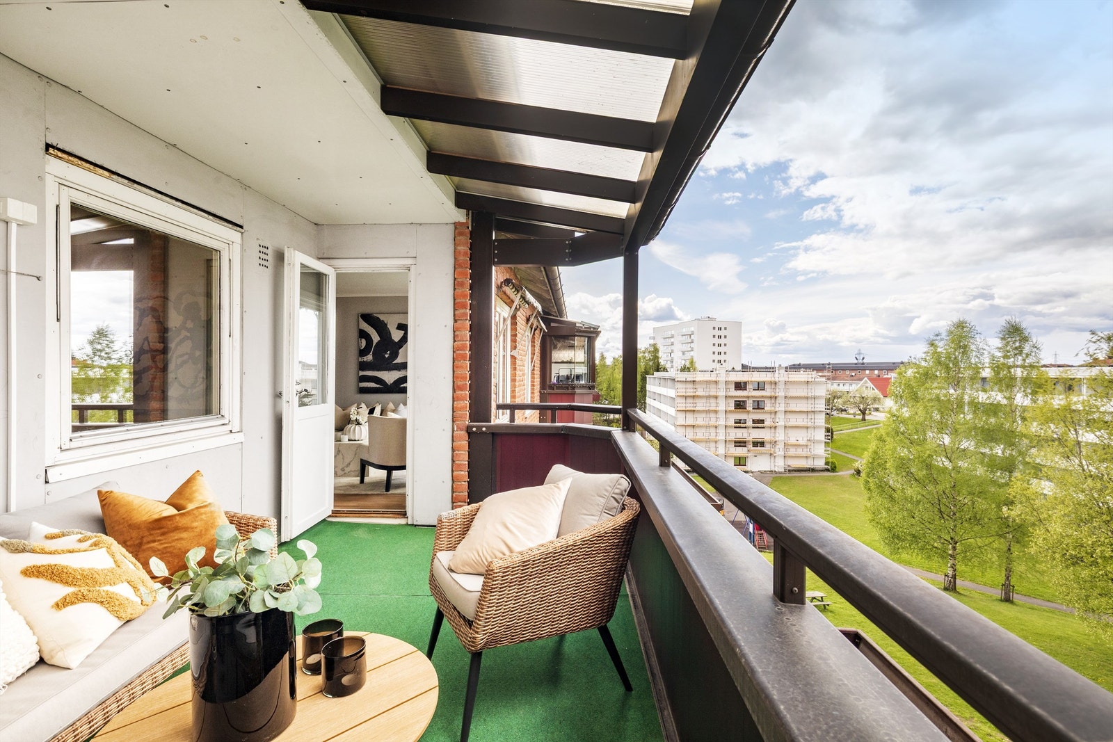 Herlig balkong med fine solforhold! Foto: Hanne Bruland Galleribilde