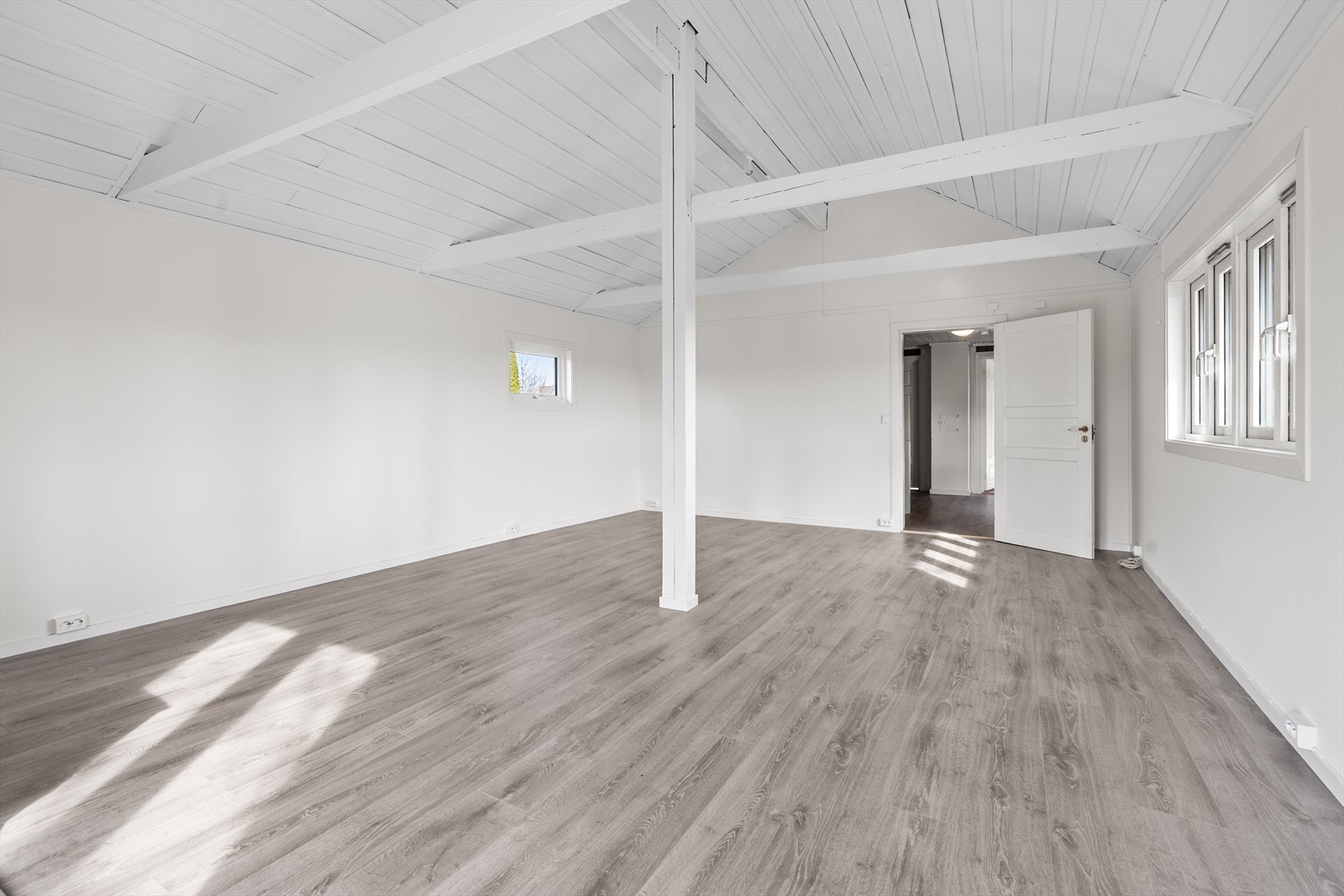 Det påregnes noe oppgradering og modernisering for den som ønsker å løfte eiendommen ytterligere. Galleribilde