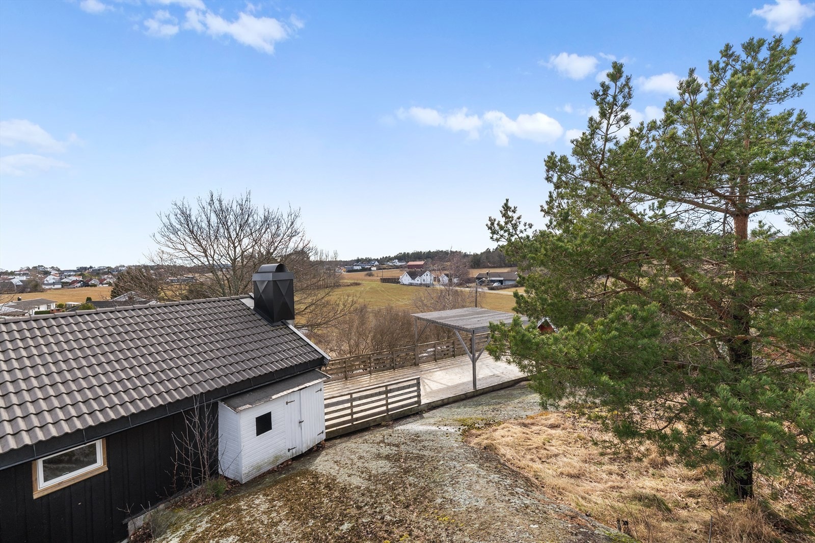 Her finnes gode kroker for utemøbler og rolige stunder. Galleribilde