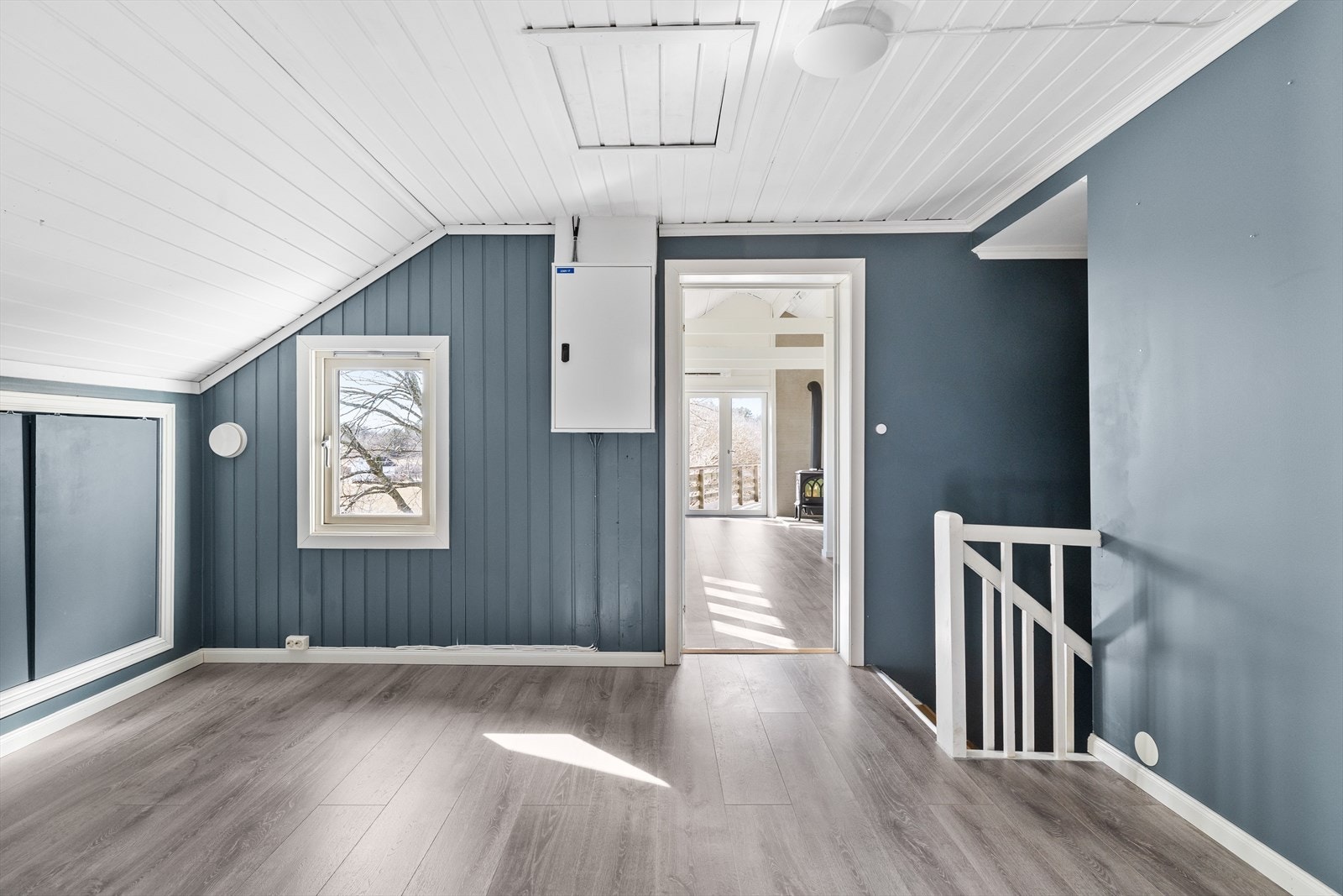 i 2. etasje har man en ekstra stue som gir huset fleksibilitet og gode bruksmuligheter Galleribilde