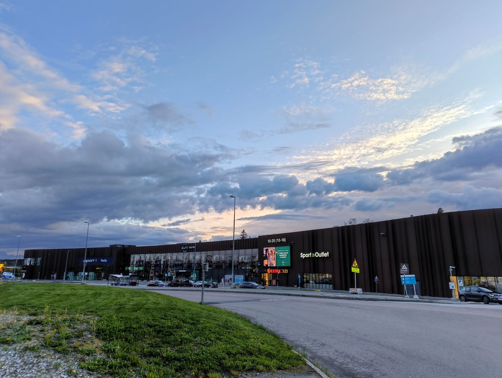 Kjøpesenteret Alti Vestby, kun en 10 min. spasértur fra boligen Galleribilde