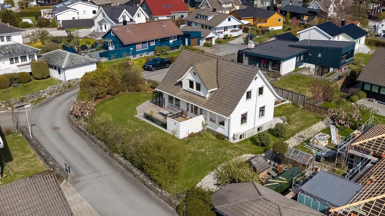 Velkommen til Egdeveien 21 - Presenteres av EiendomsMegler 1 | Helge Stangeland. Fotograf Truls Schaal Galleribilde