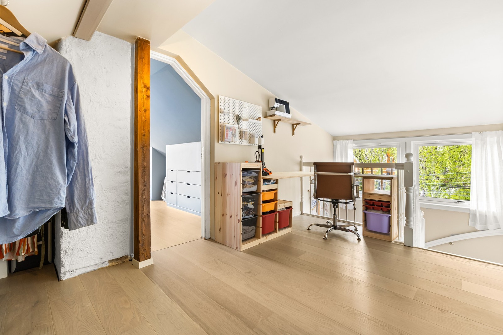 Her kan det også innredes et praktisk hjemmekontor. Galleribilde