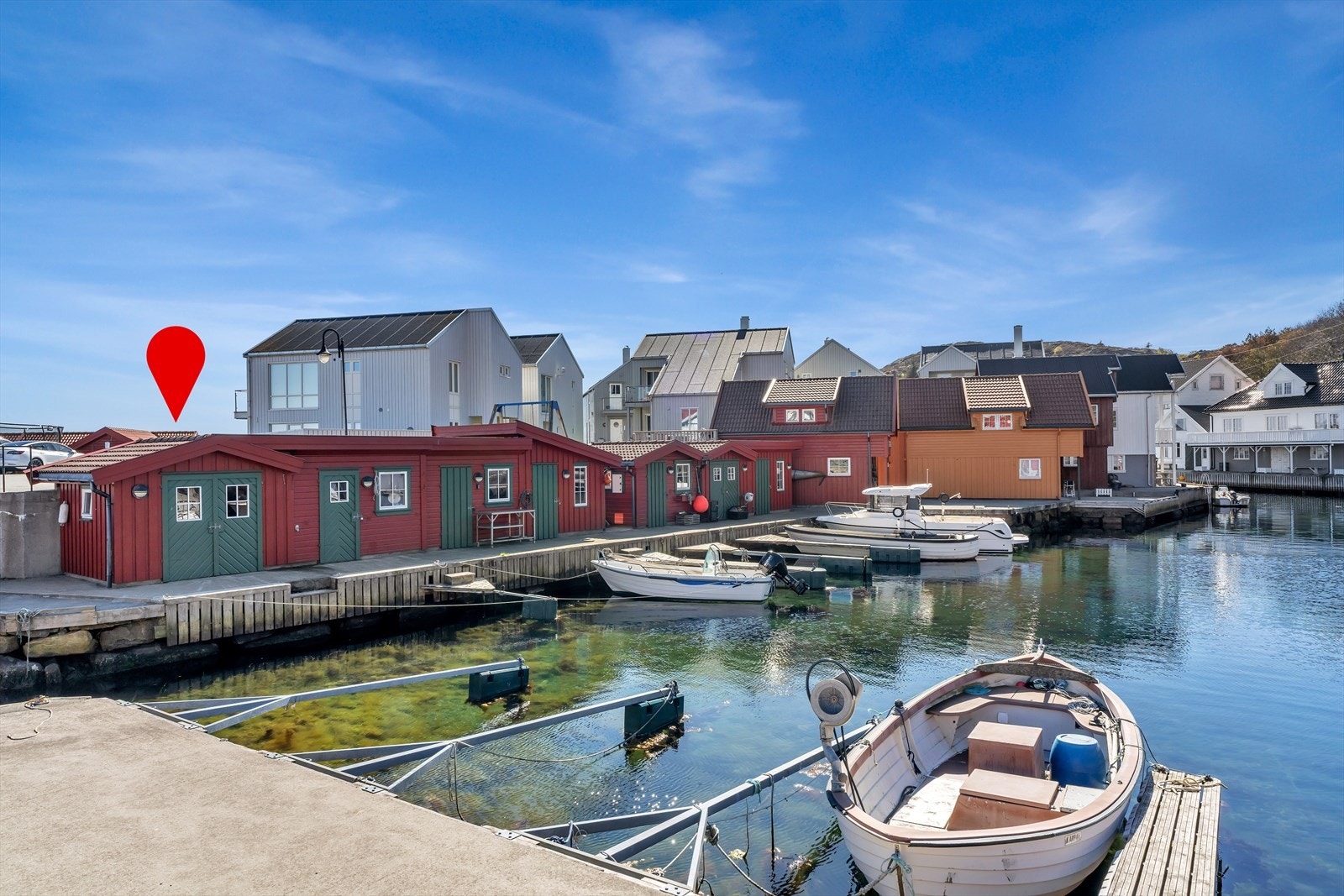 Med sjøbu i havna ligger alt til rette for turer i Lindesnes' flotte skjærgård. Galleribilde