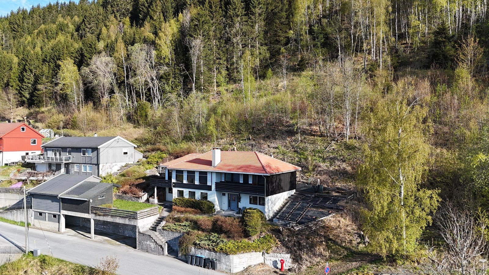 Har du spørsmål til eiendommen eller passer ikke oppsatt visning? Ta kontakt med eiendomsmegler på tlf eller e-post. Galleribilde