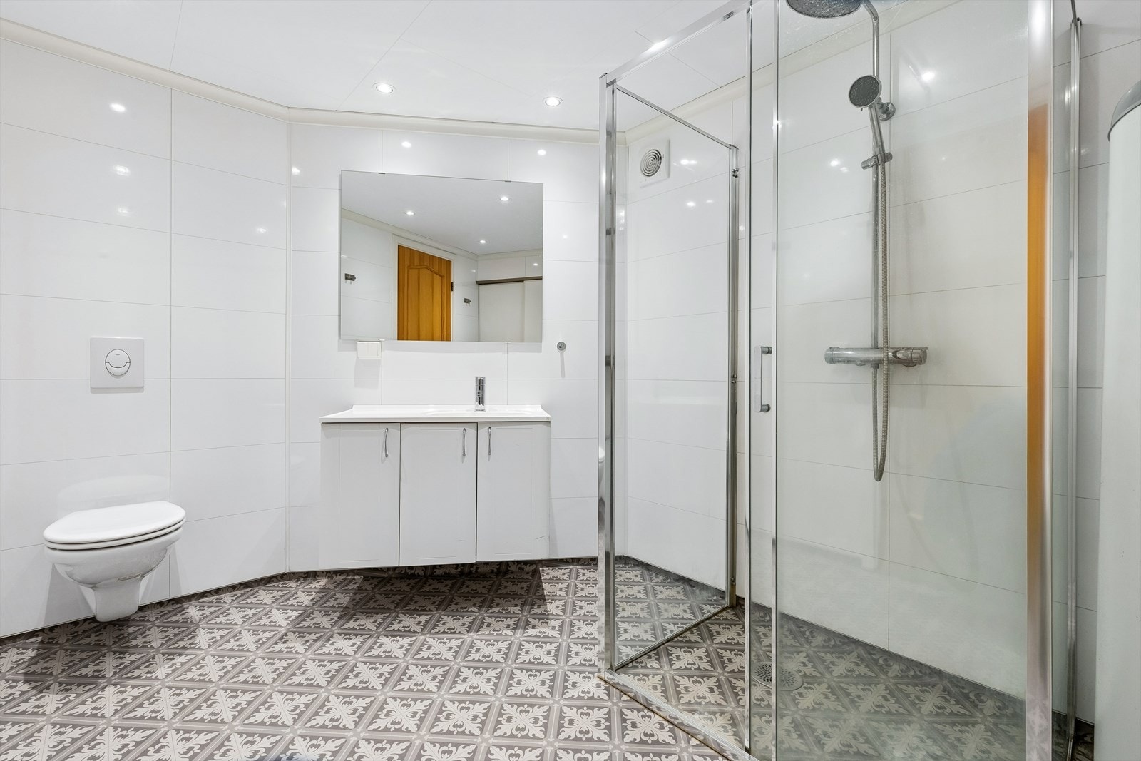 Badet i underetasjen ble etablert i 2019. Galleribilde