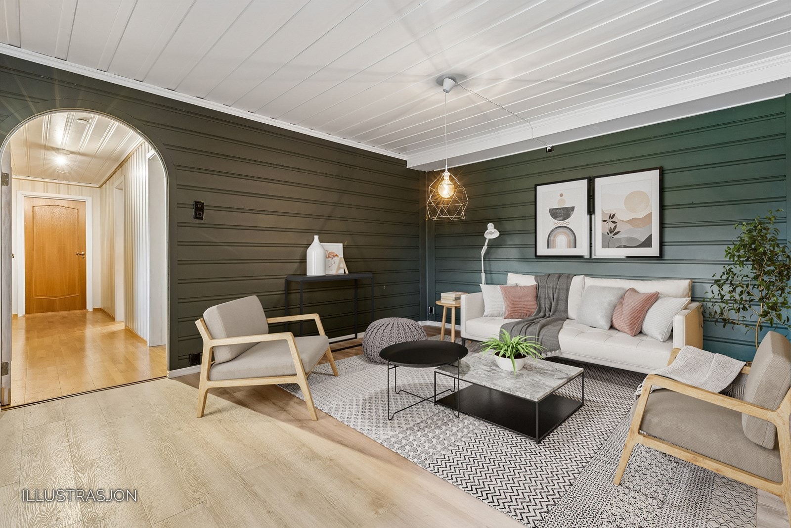 Stua i u. etg. er pusset opp i nyere tid med nytt gulv og malte overflater. Galleribilde
