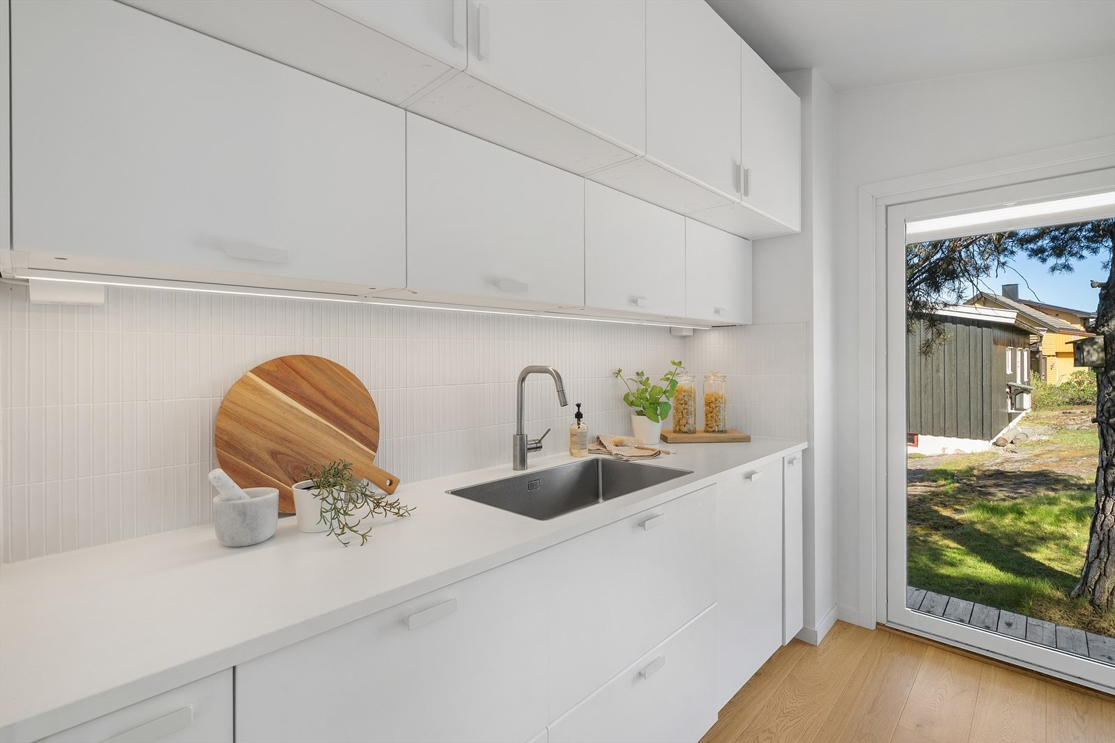Stilrent, minimalistisk og komplett utstyrt. Galleribilde