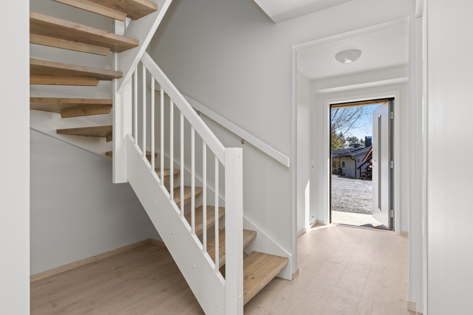 Leiligheten går over 2 plan med innholdsrik planløsning. Galleribilde