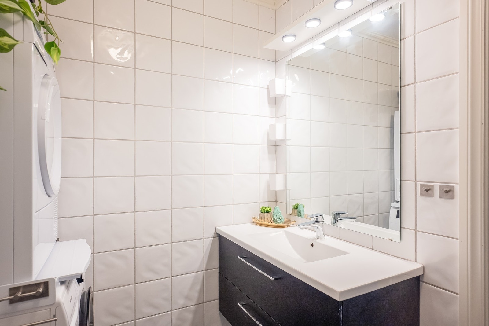 Badet fikk ny innredning og vask installert av Stjørdal Rørteknikk i juli 2023. Galleribilde