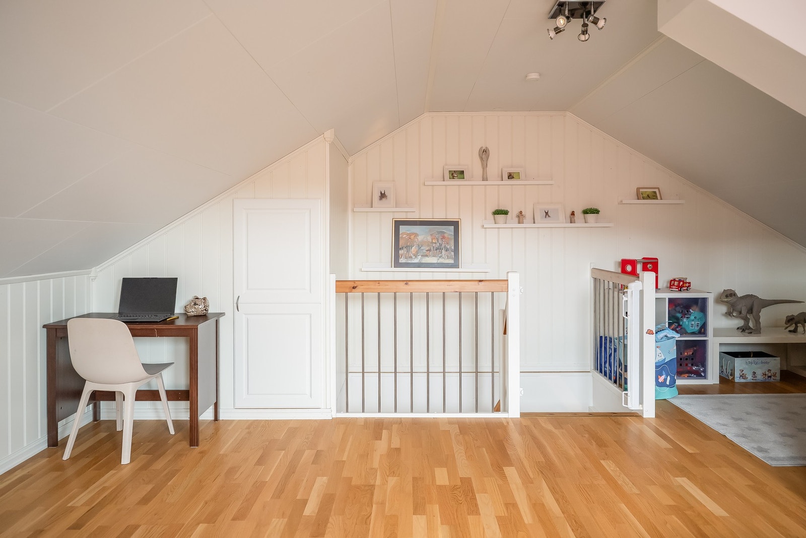 Leiligheten har en egen loftstue på 23 kvm. Galleribilde