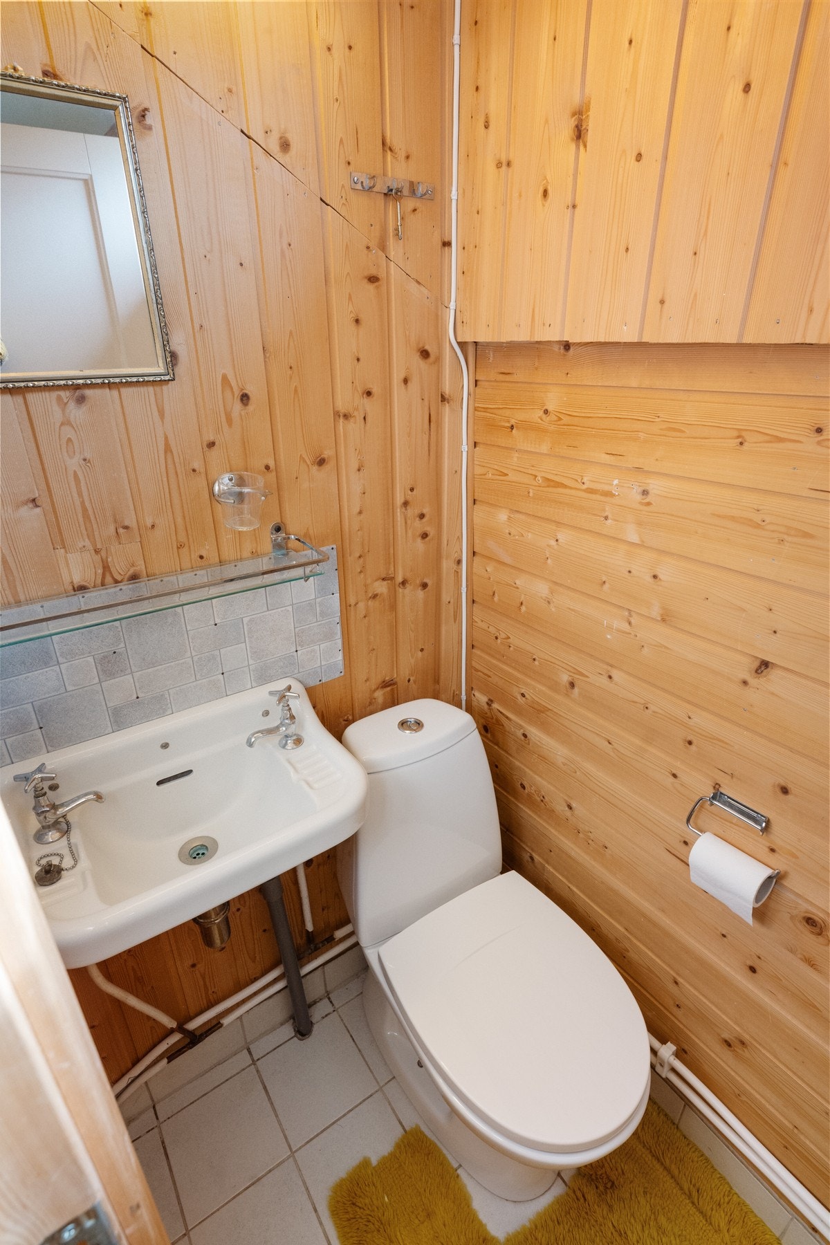 Toalettrom i uthuset Galleribilde