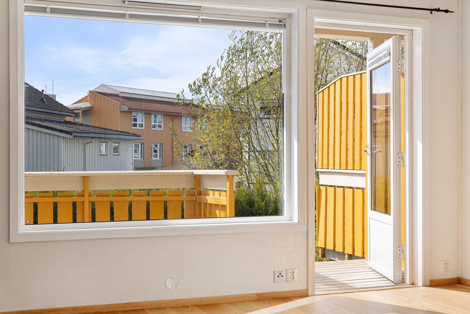 Garasjeforsikring og opplegg til fibernett er inkludert i de månedlige felleskostnadene (Altibox) Galleribilde